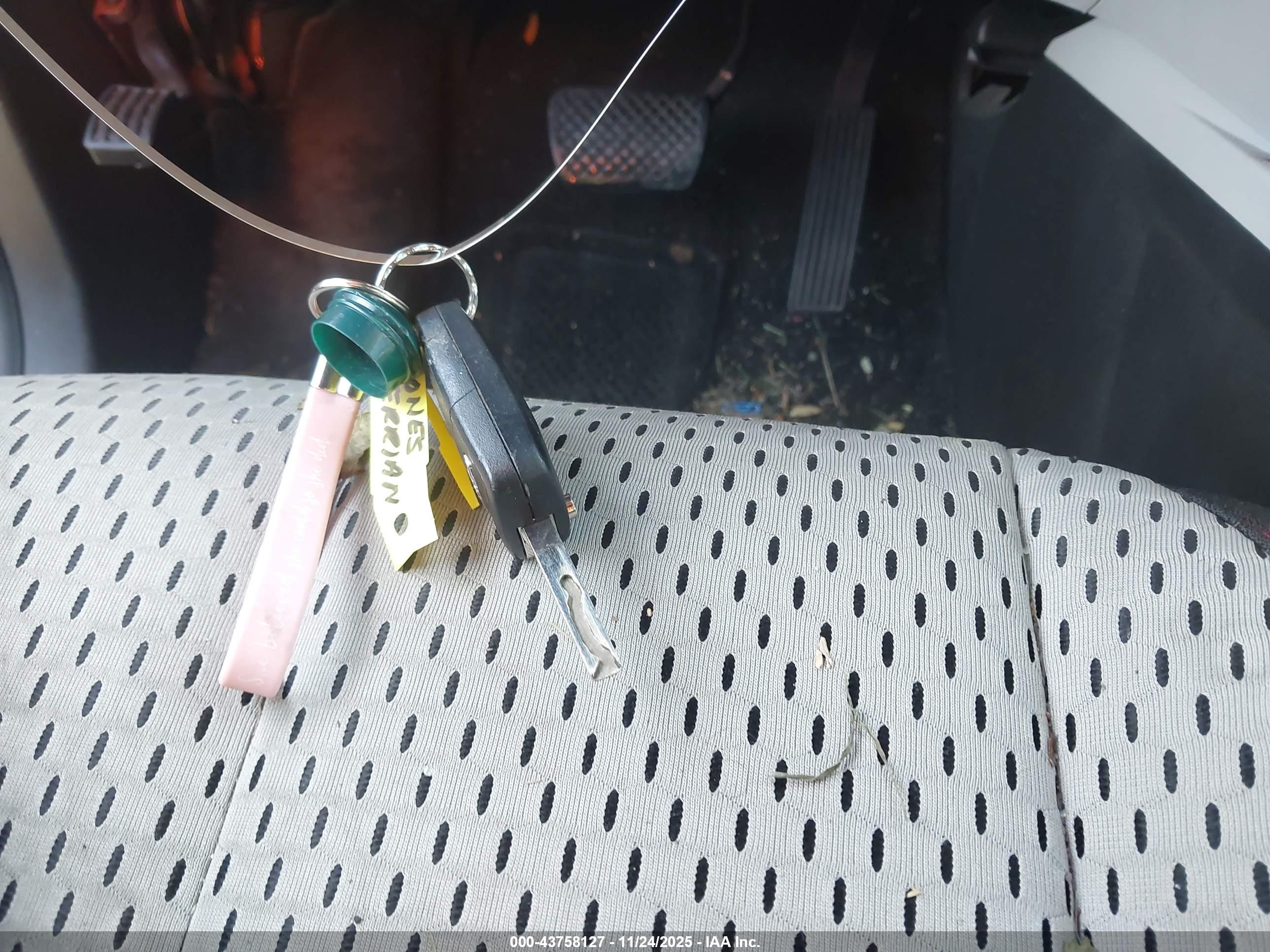 GMC TERRAIN image 11