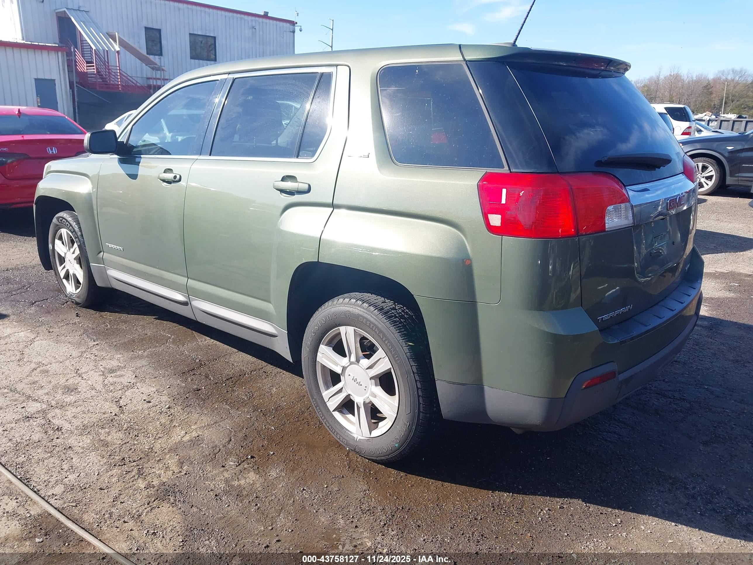 GMC TERRAIN image 3