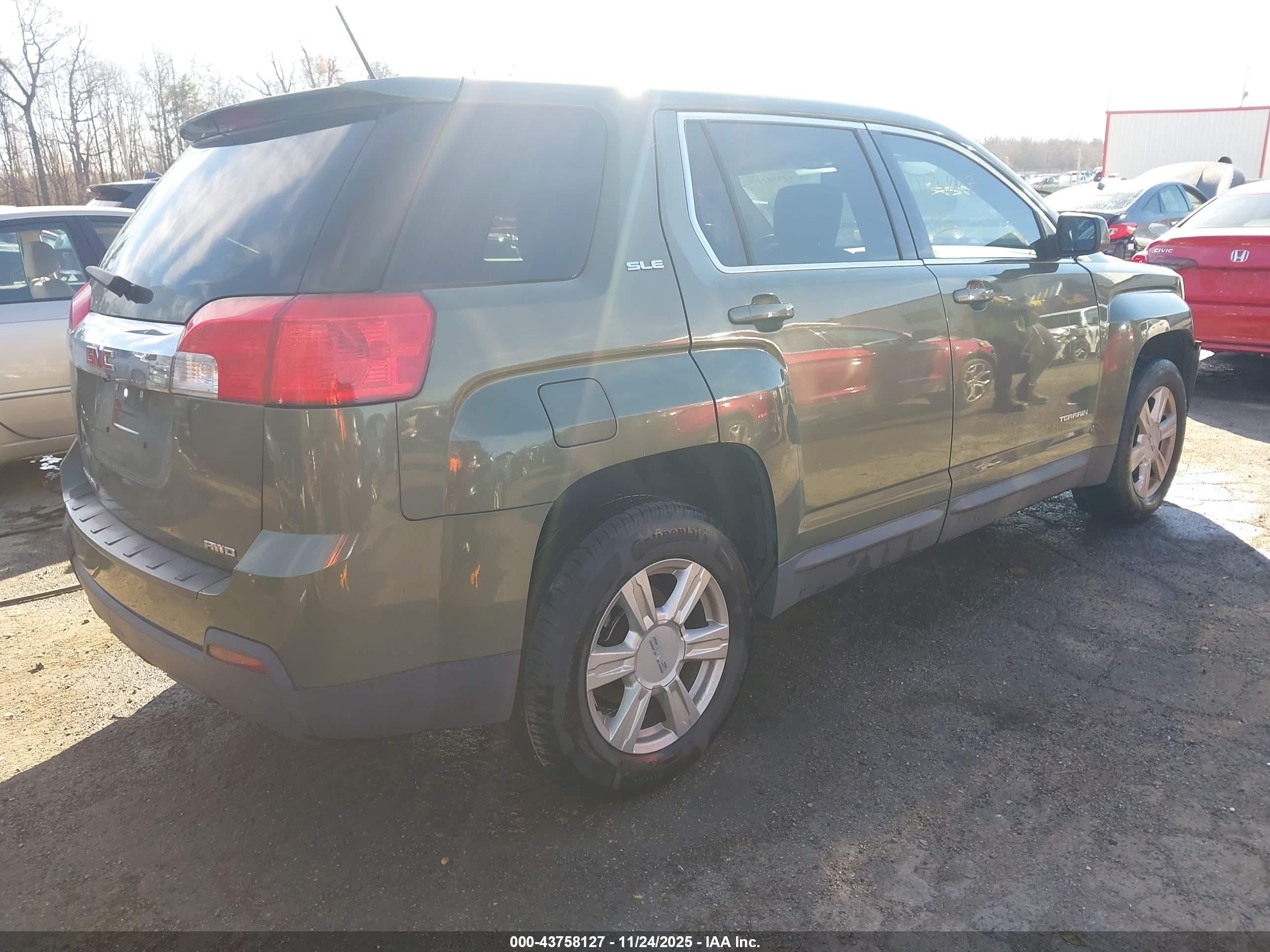 GMC TERRAIN image 4