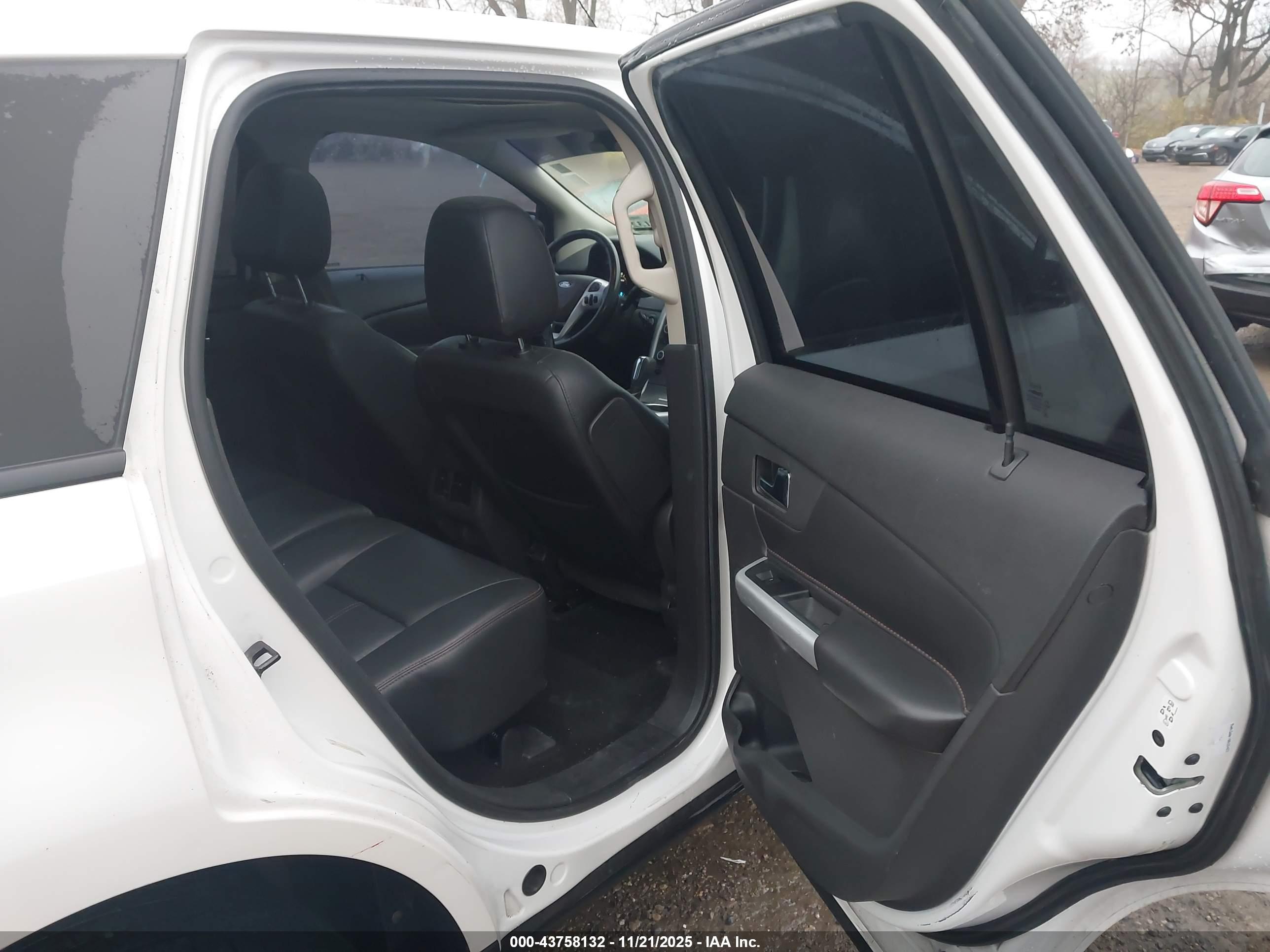 FORD EDGE image 8