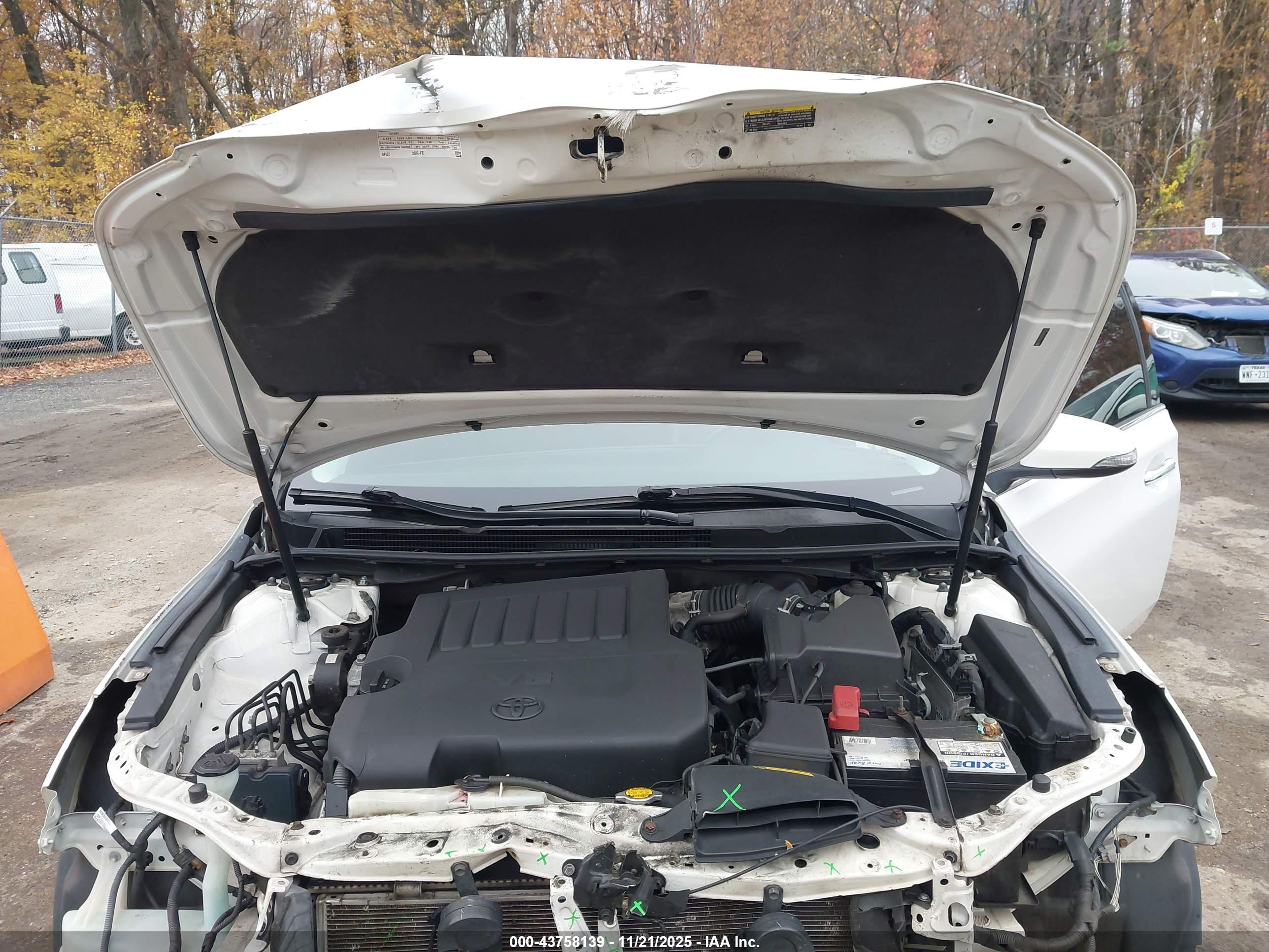 TOYOTA AVALON image 10