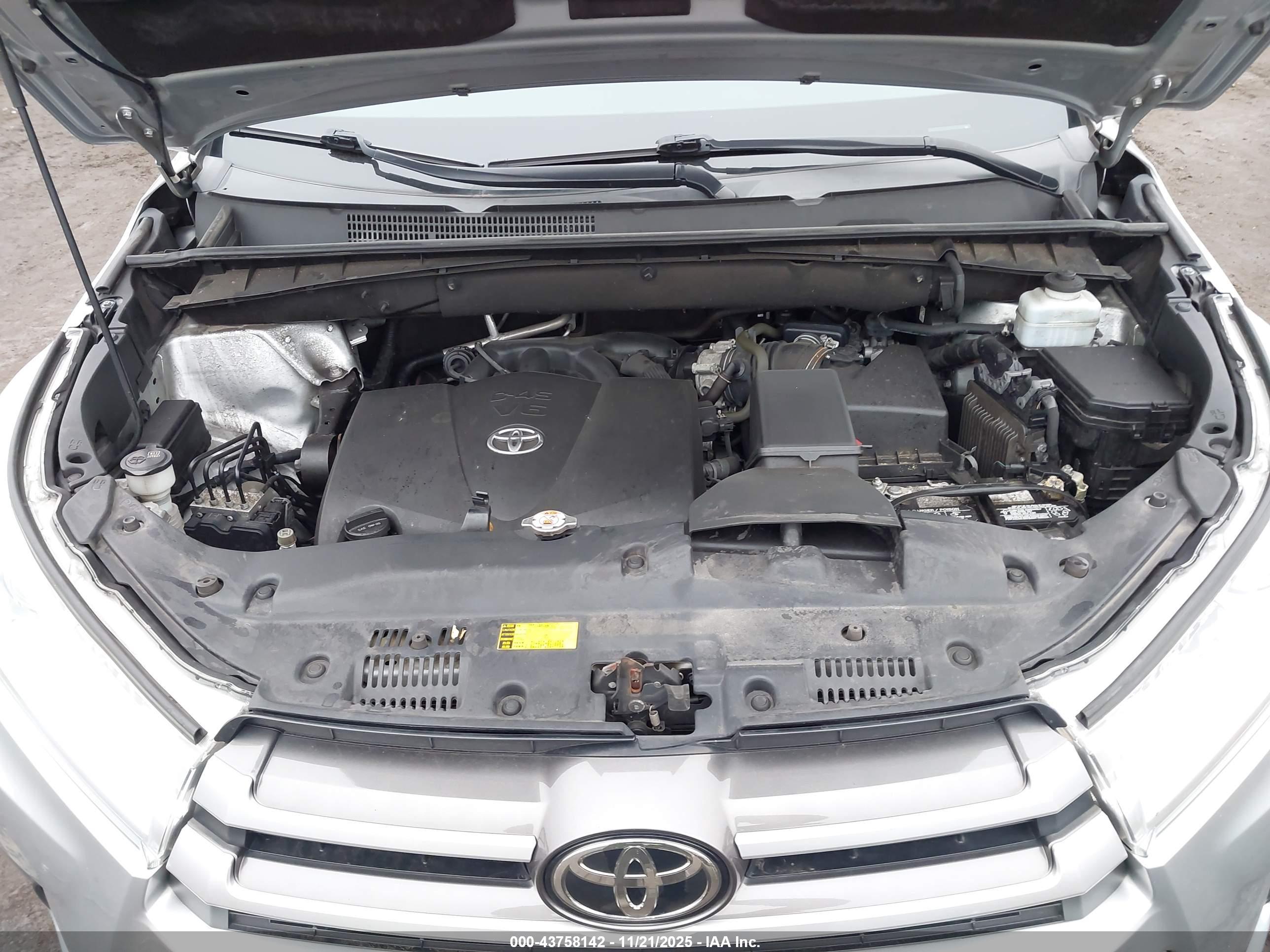 TOYOTA HIGHLANDER image 10