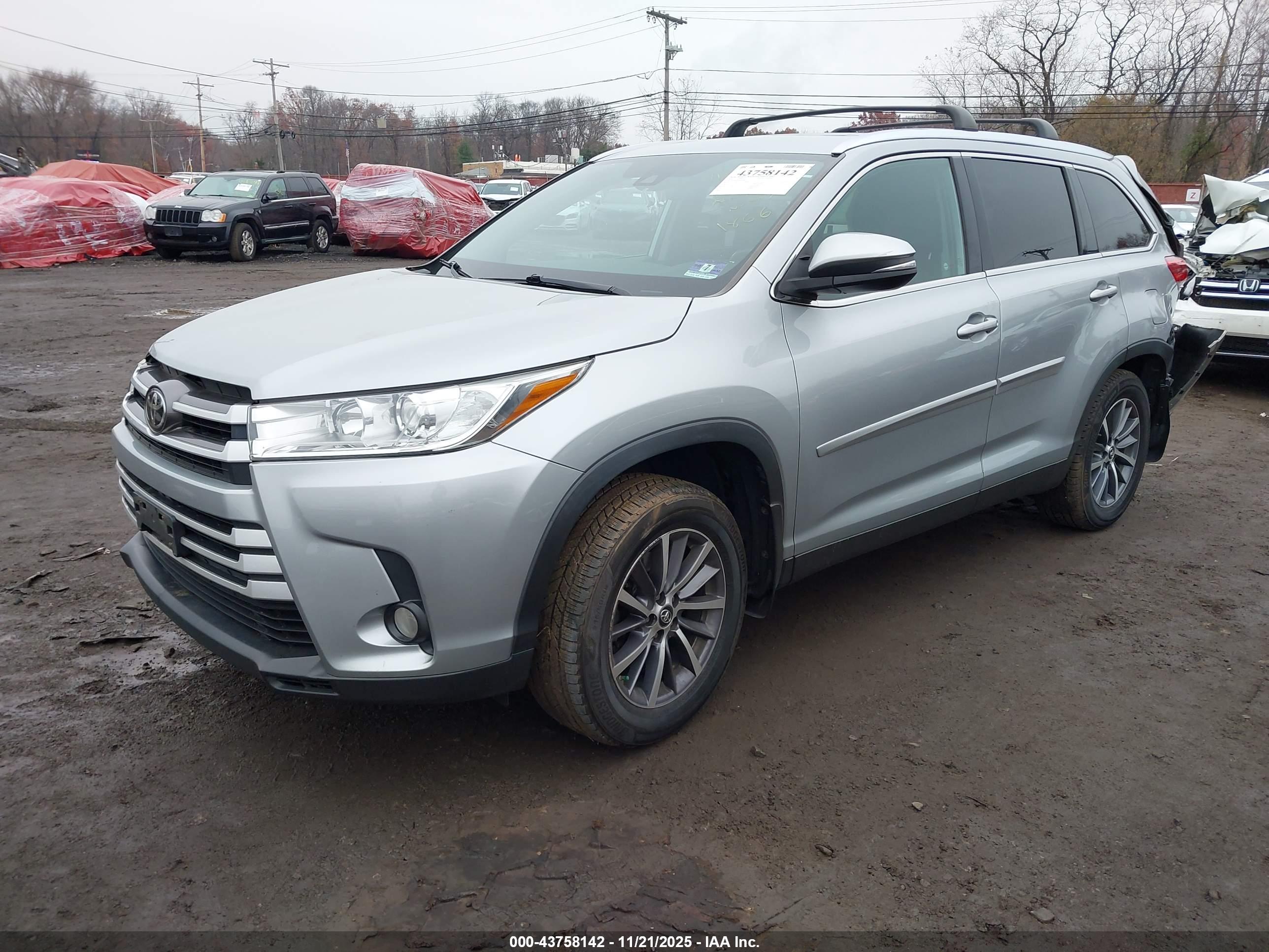 TOYOTA HIGHLANDER image 2