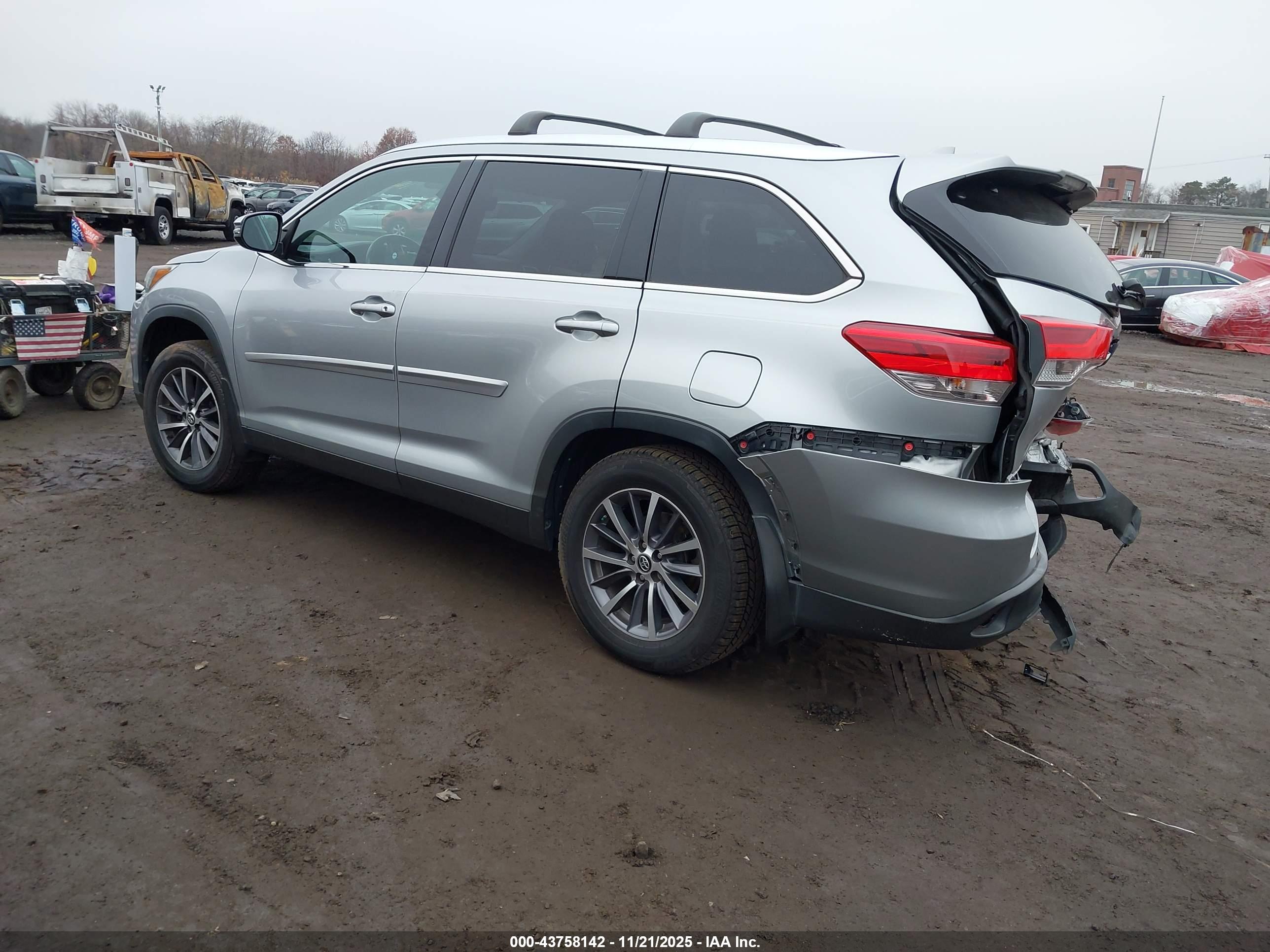 TOYOTA HIGHLANDER image 3