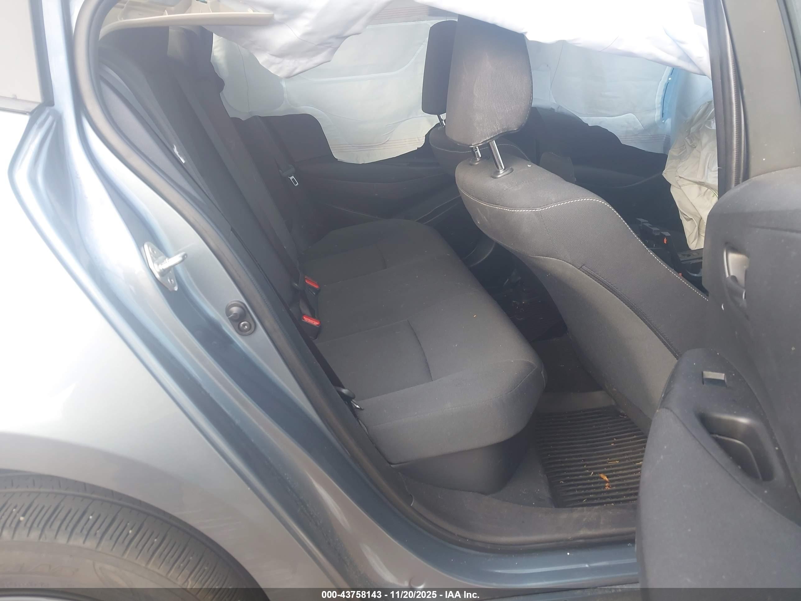 TOYOTA COROLLA image 8