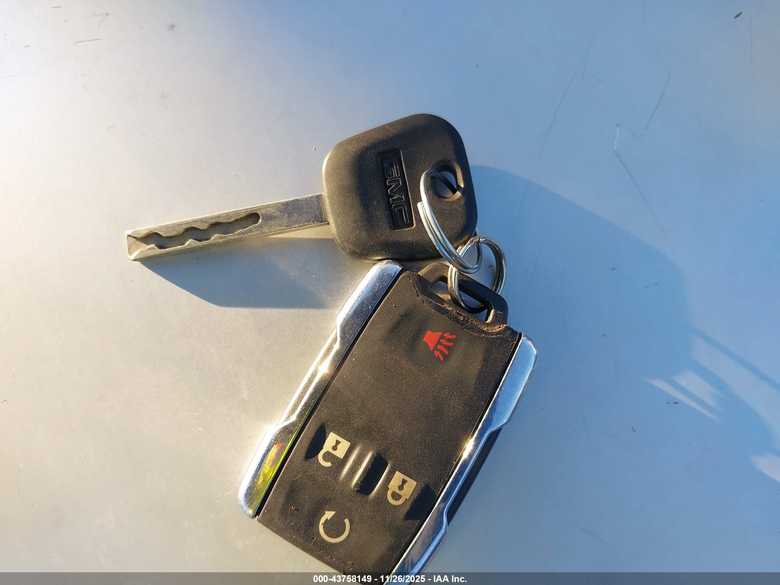 GMC SIERRA image 11