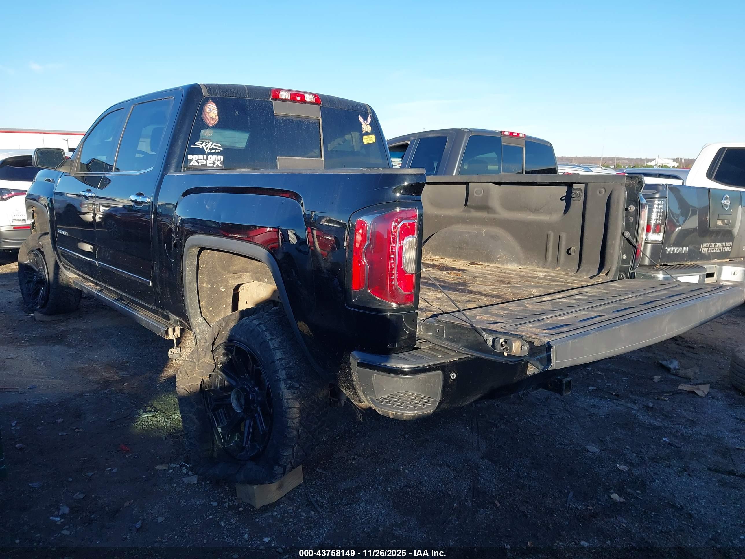 GMC SIERRA image 3