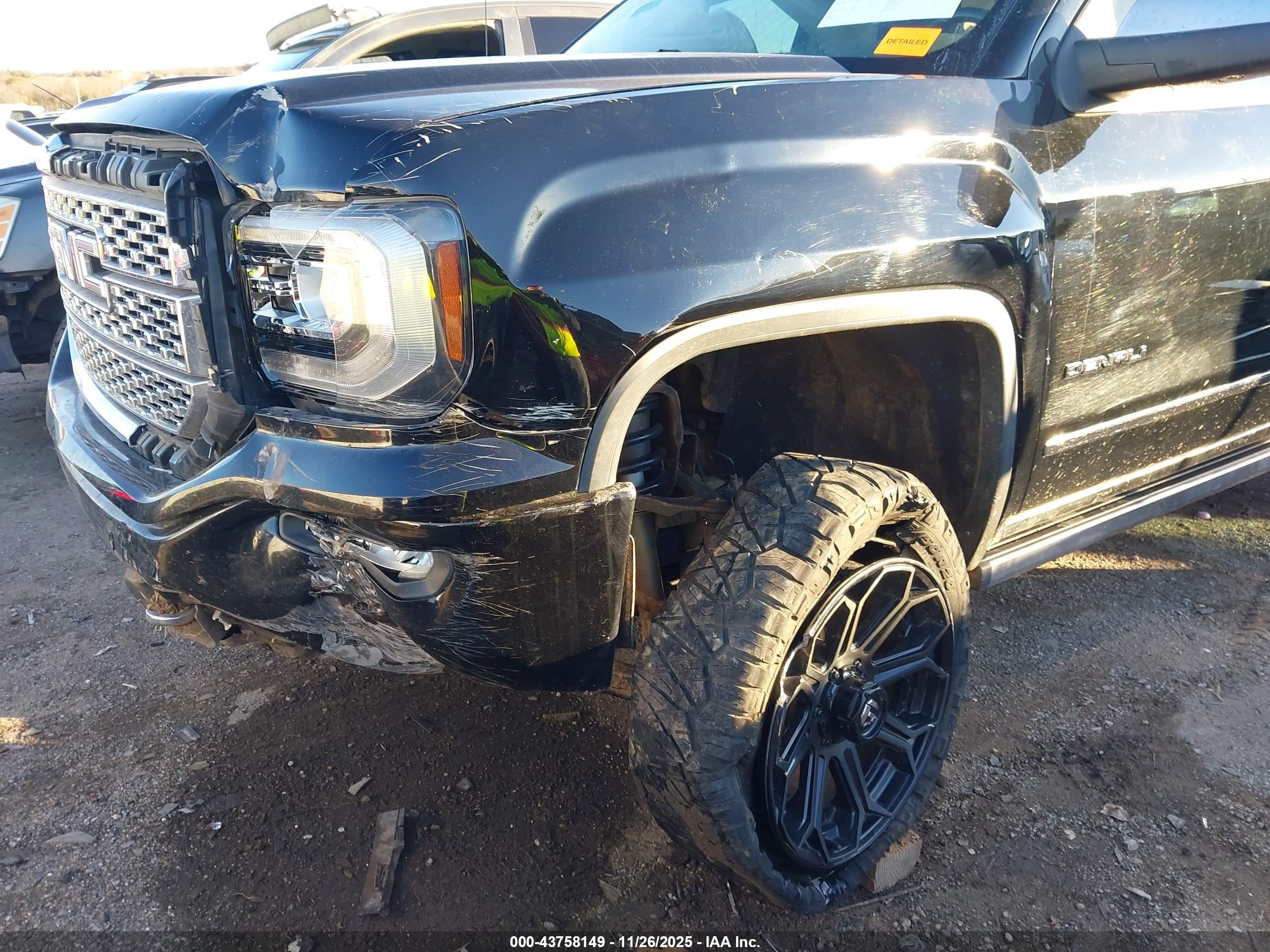 GMC SIERRA image 6