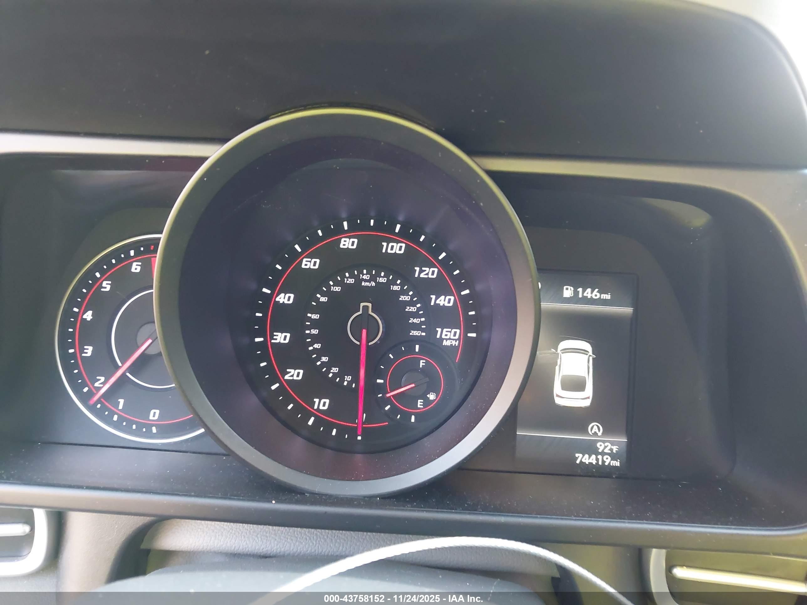 HYUNDAI ELANTRA image 7