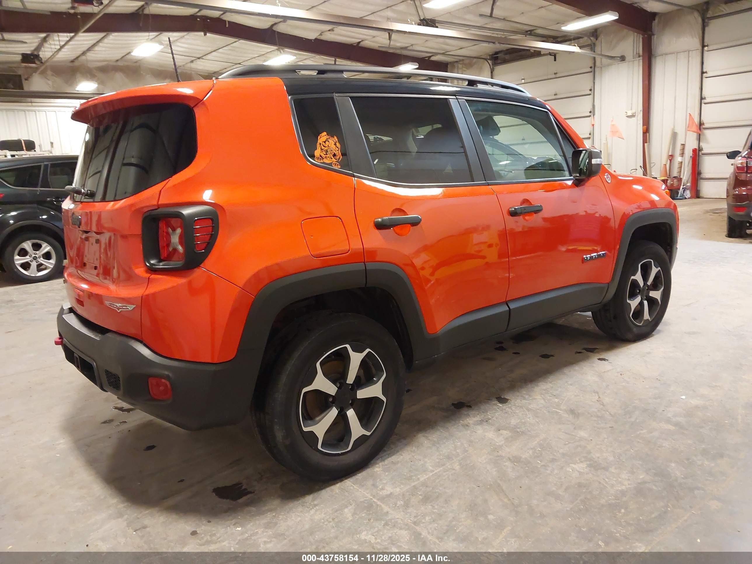 JEEP RENEGADE image 4