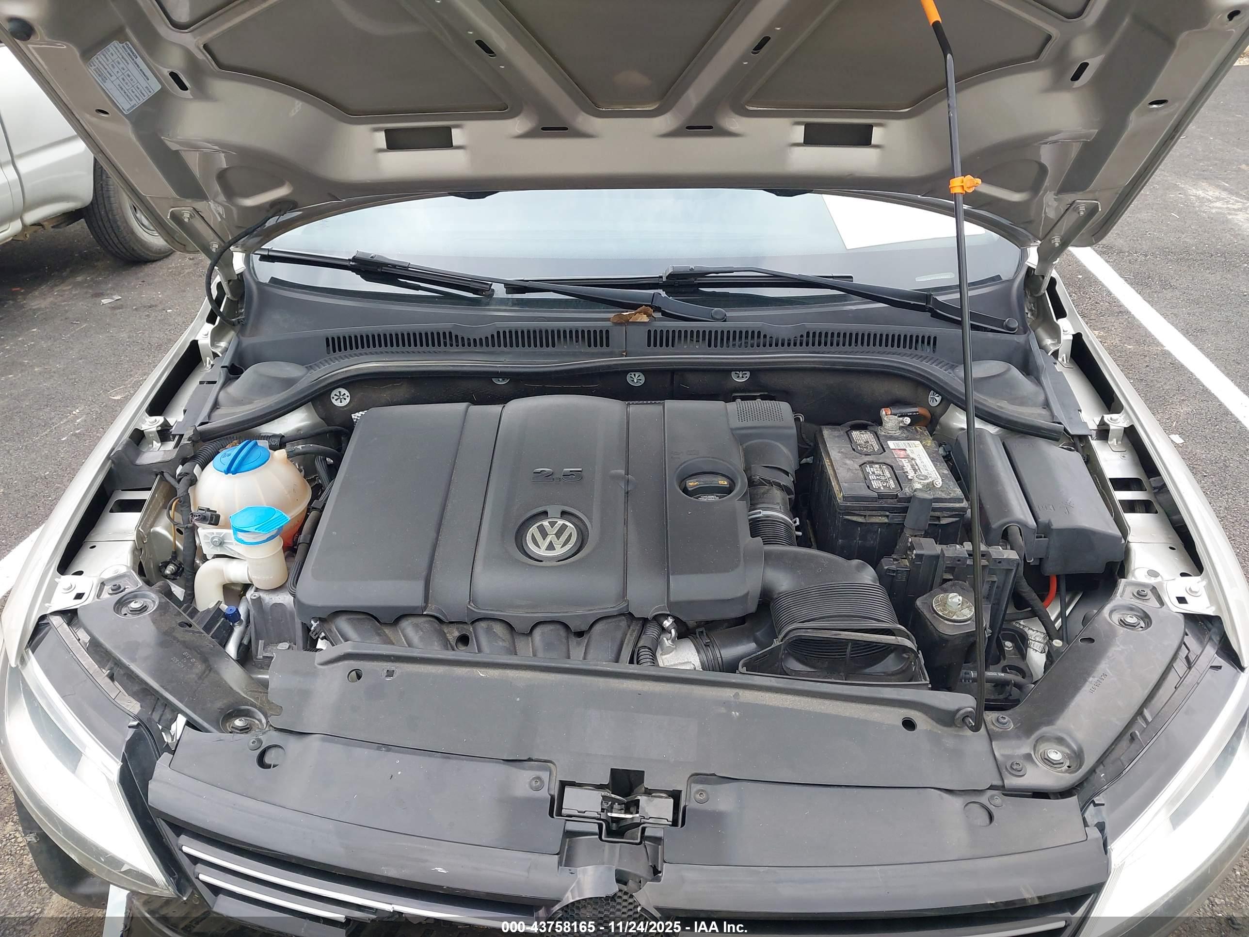 VOLKSWAGEN JETTA image 10