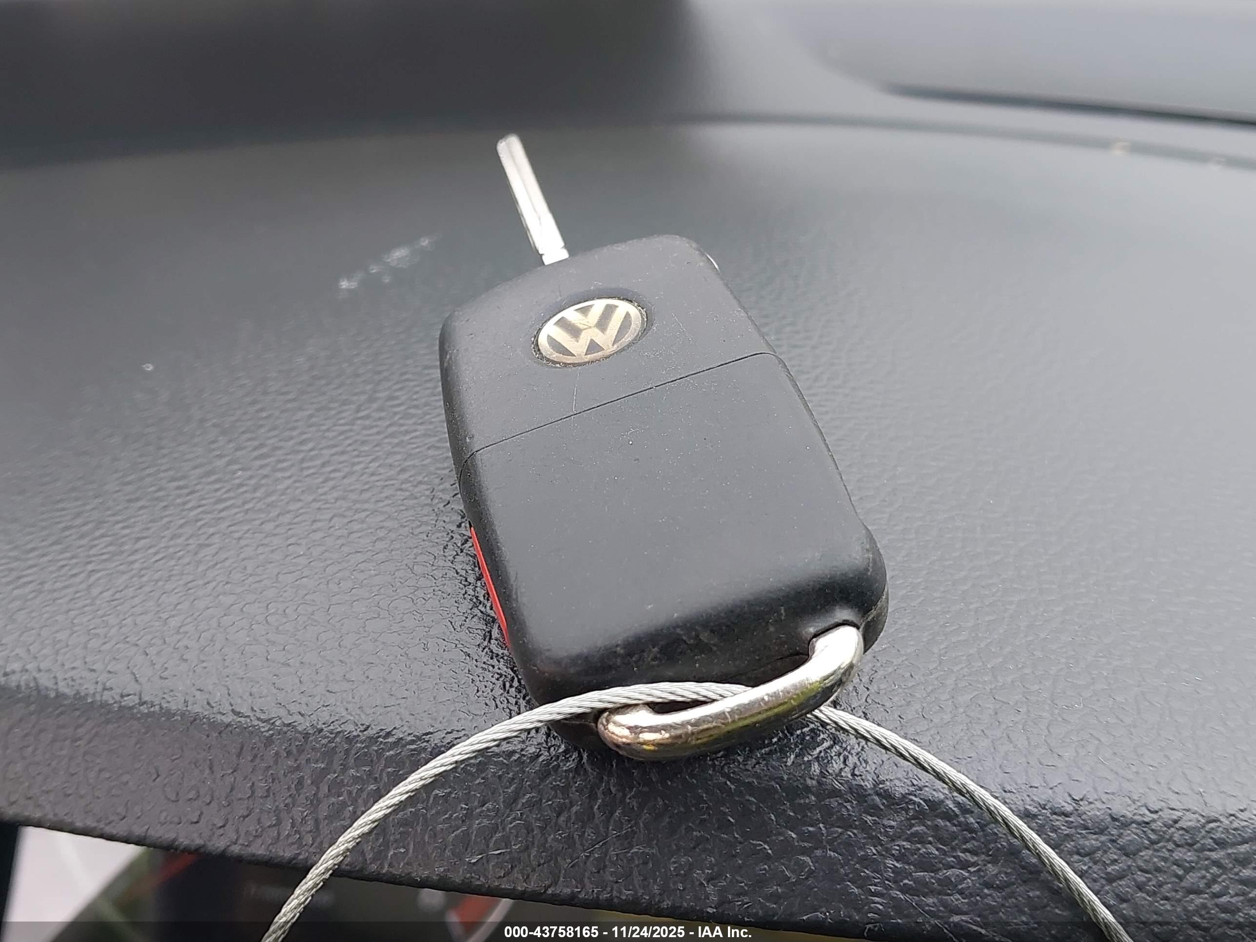 VOLKSWAGEN JETTA image 11