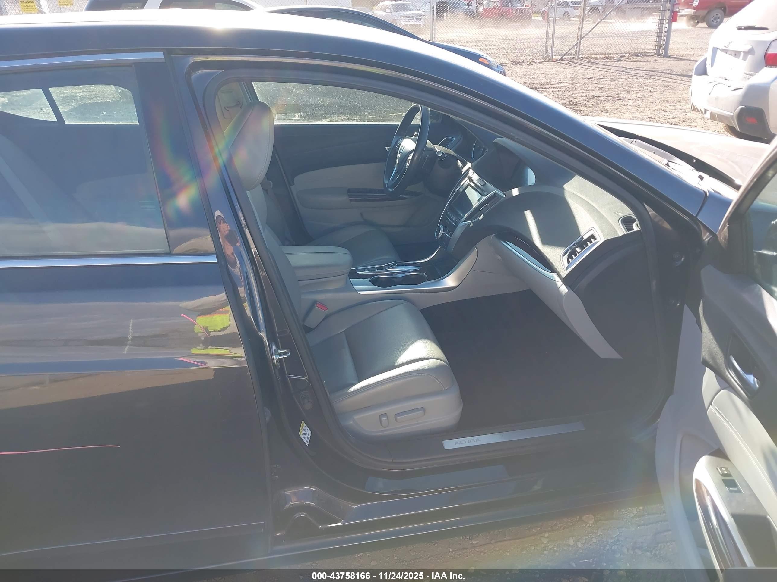 ACURA TLX image 5