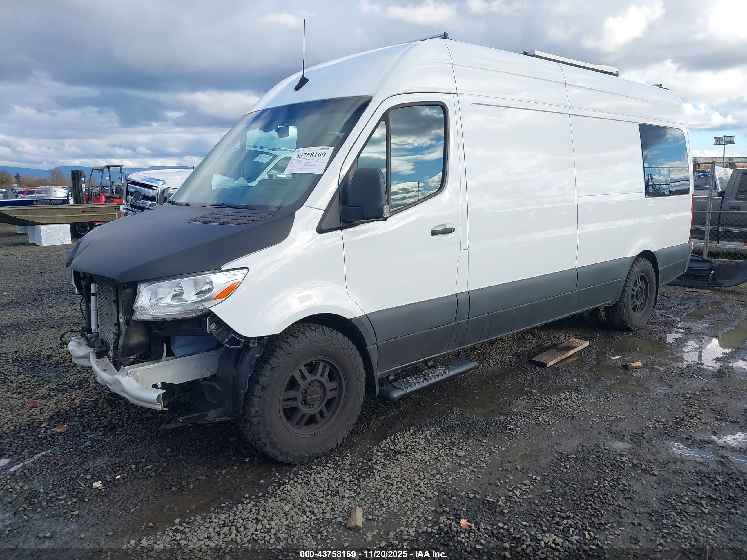 MERCEDES-BENZ SPRINTER image 2