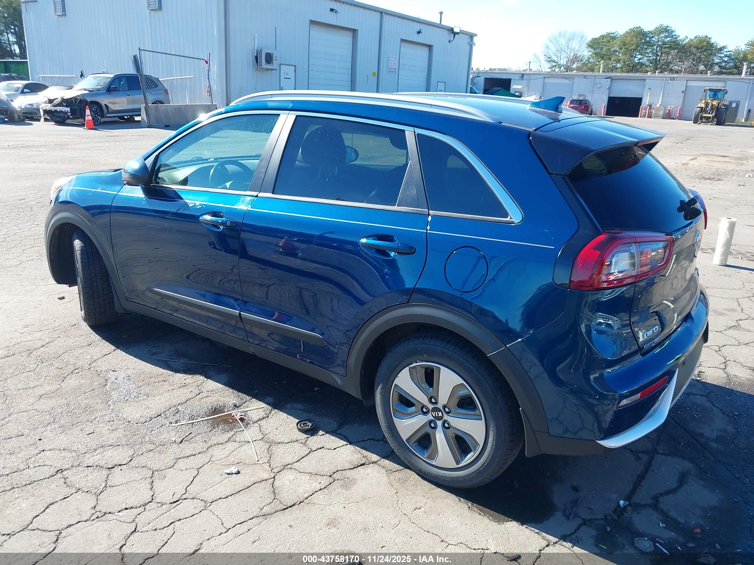 KIA NIRO image 3