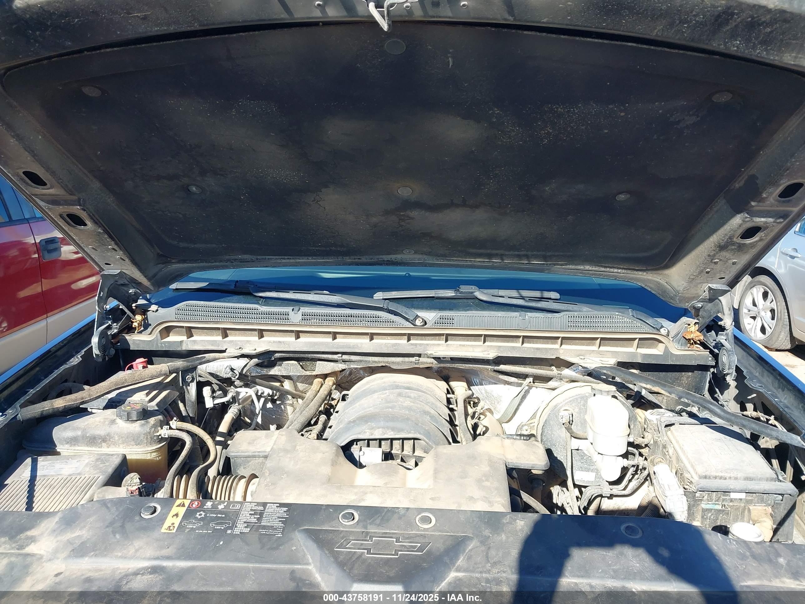 CHEVROLET SILVERADO image 10