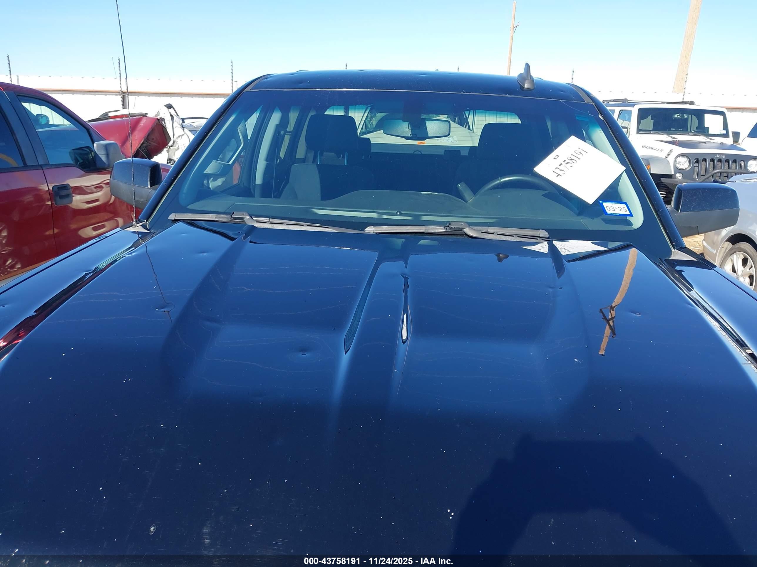 CHEVROLET SILVERADO image 6