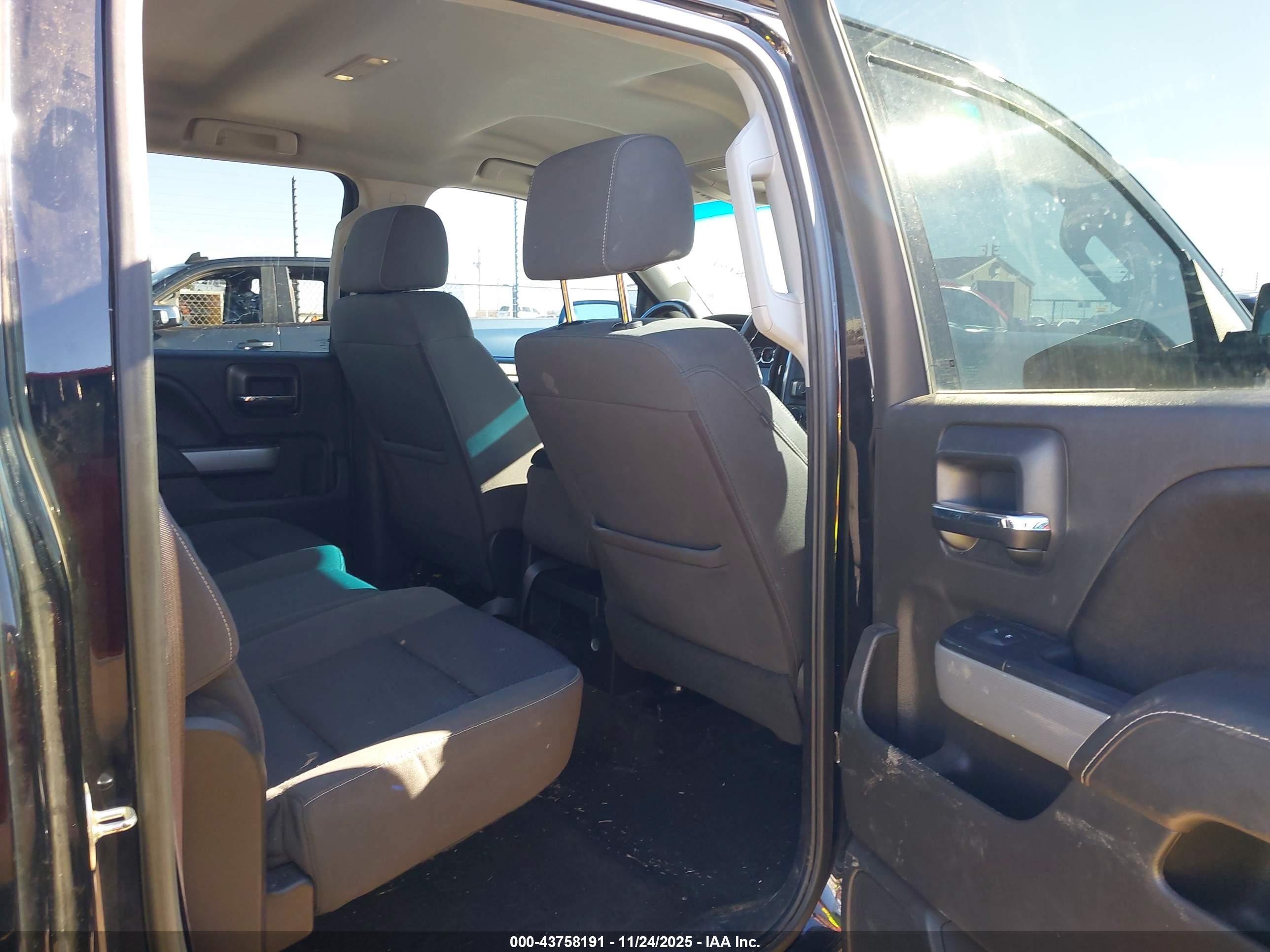 CHEVROLET SILVERADO image 8