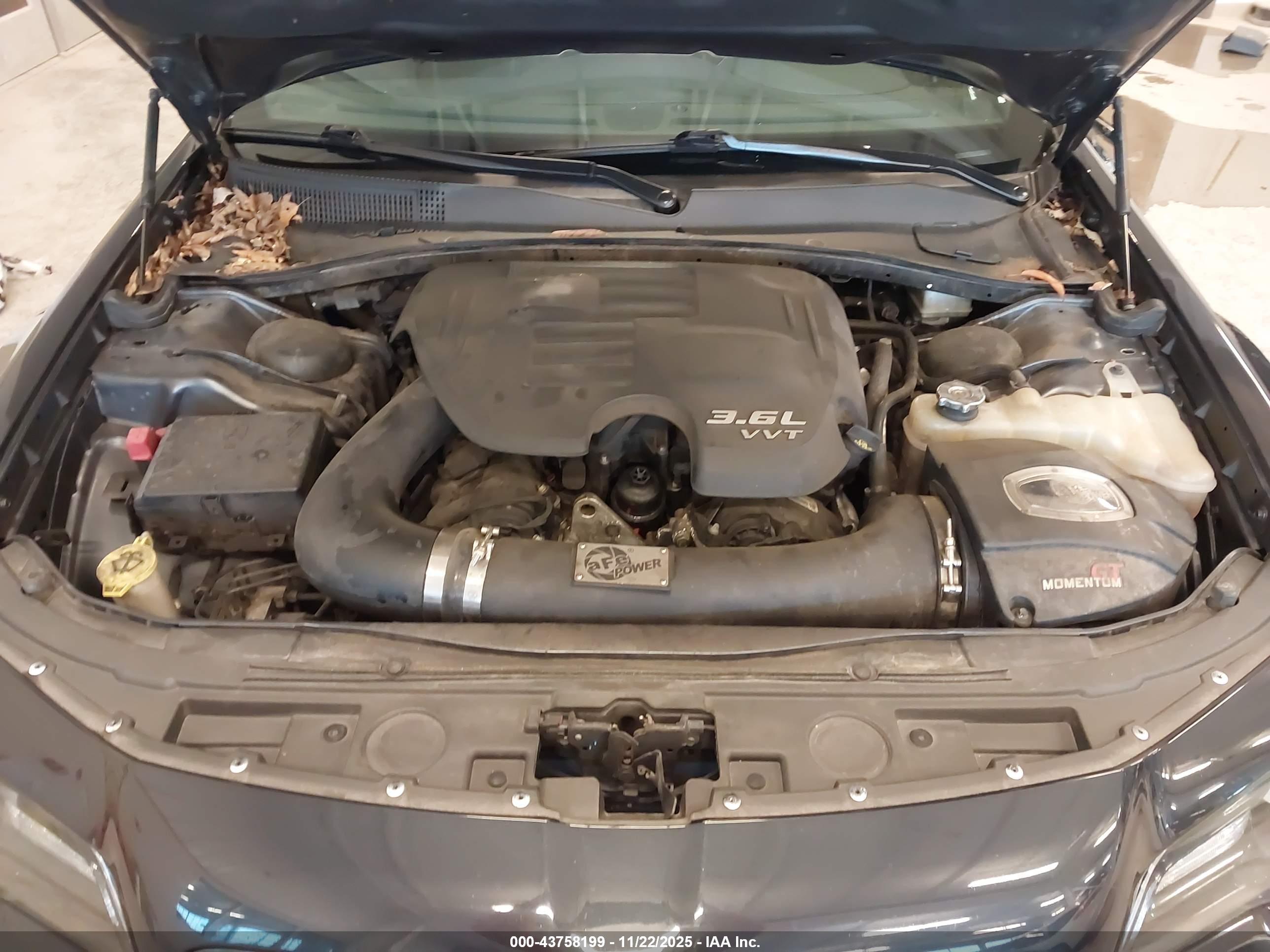 CHRYSLER 300 image 10