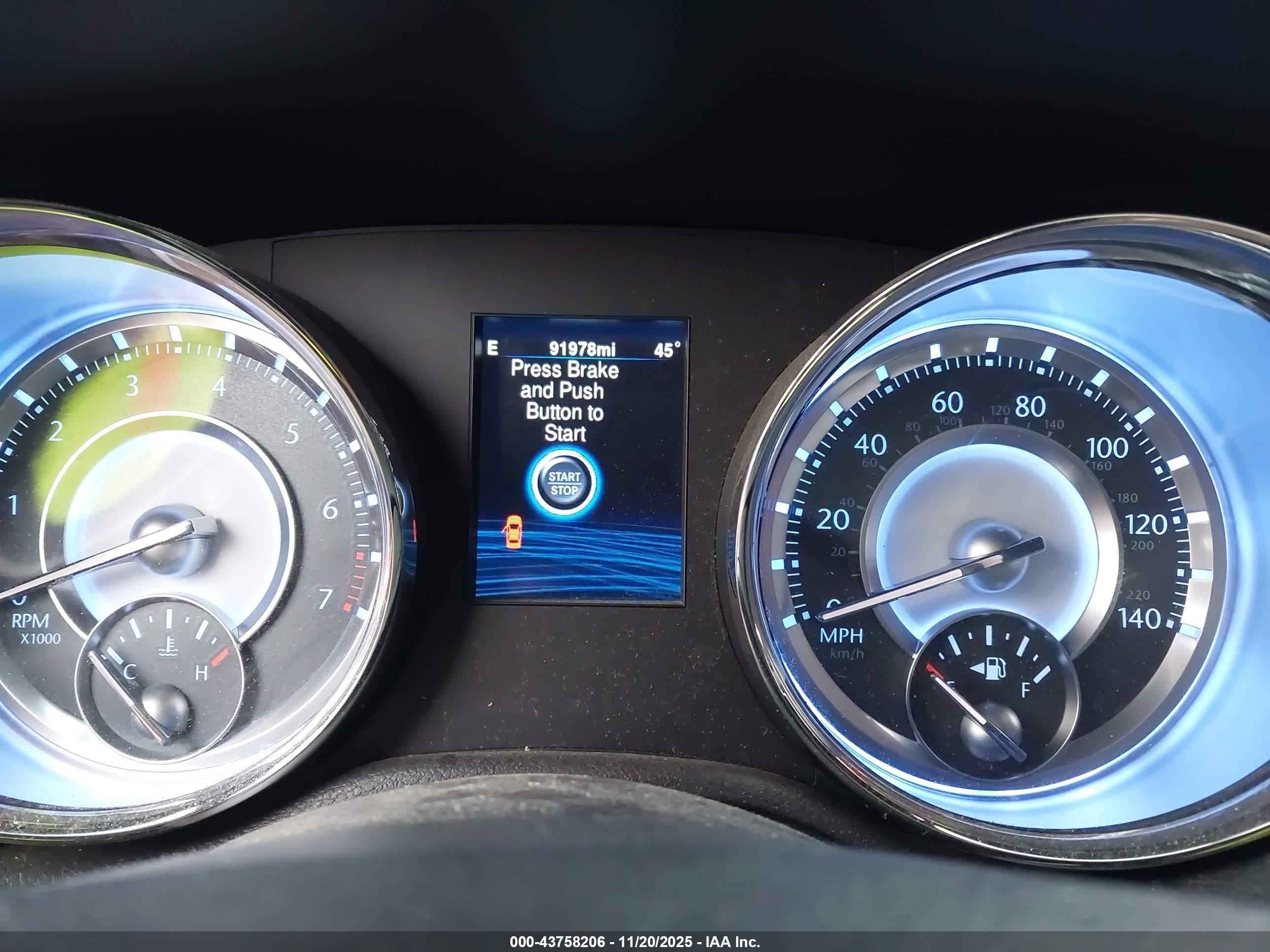 CHRYSLER 300 image 7