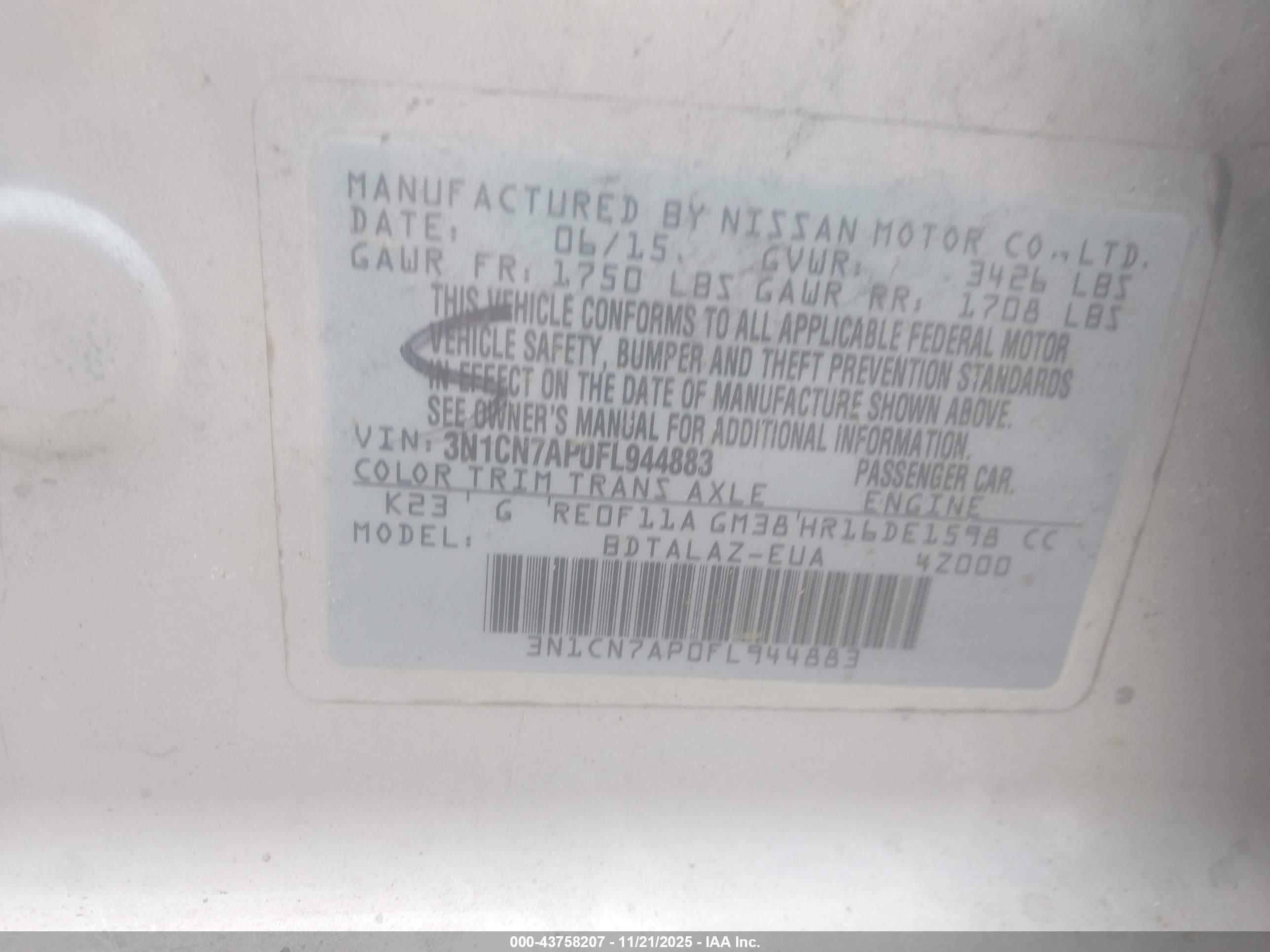 NISSAN VERSA image 9