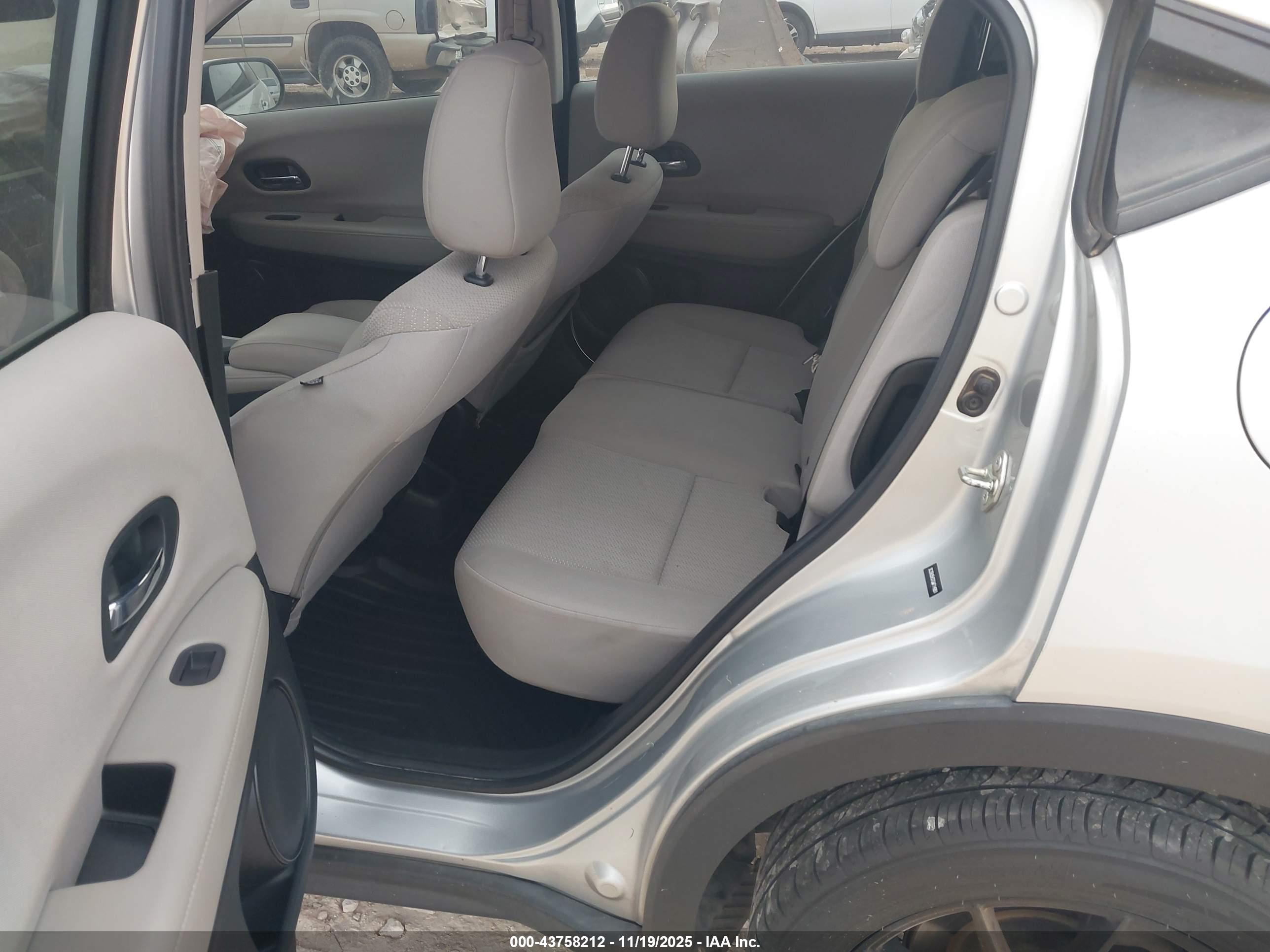 HONDA HR-V image 8