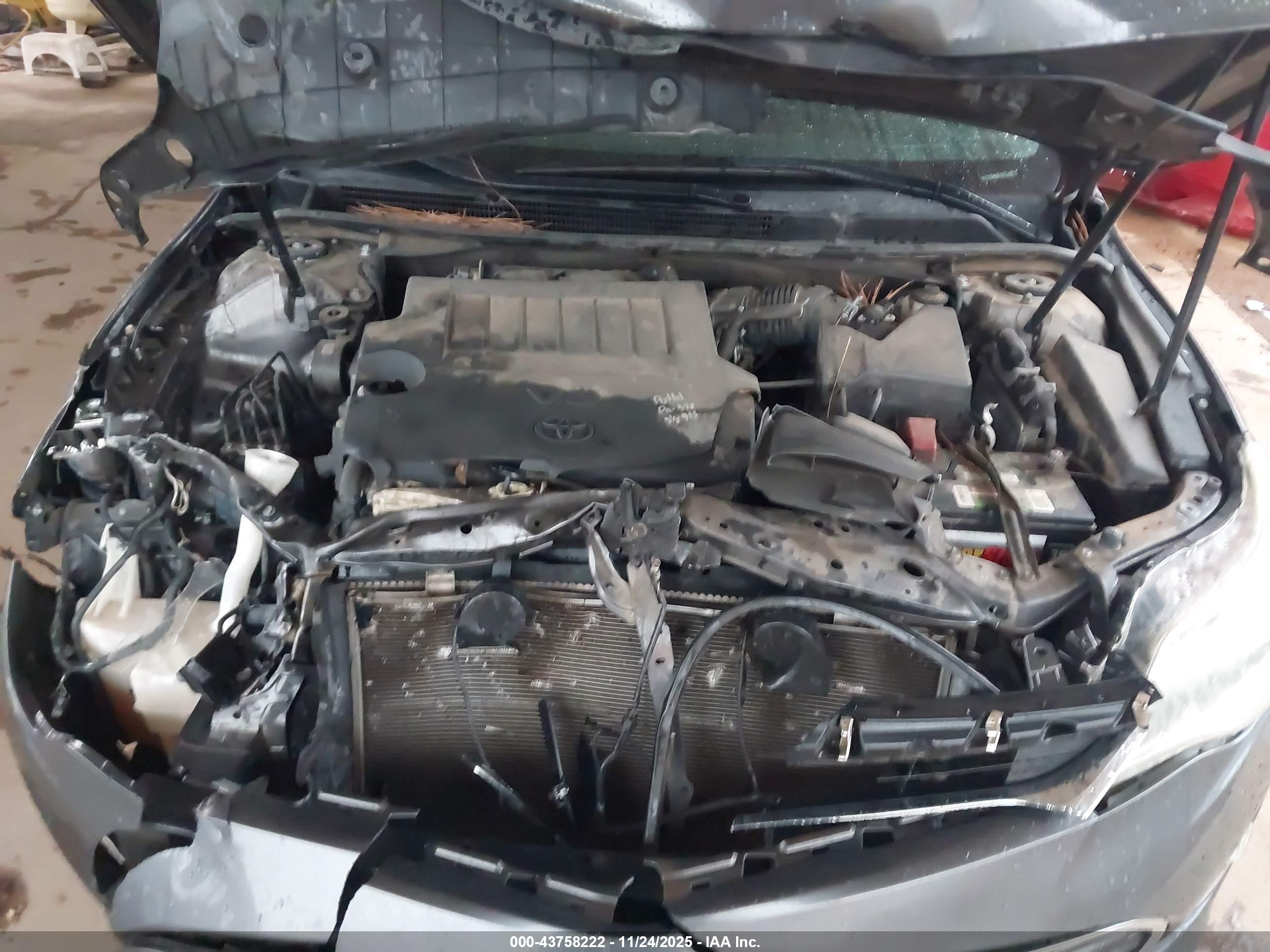 TOYOTA AVALON image 10