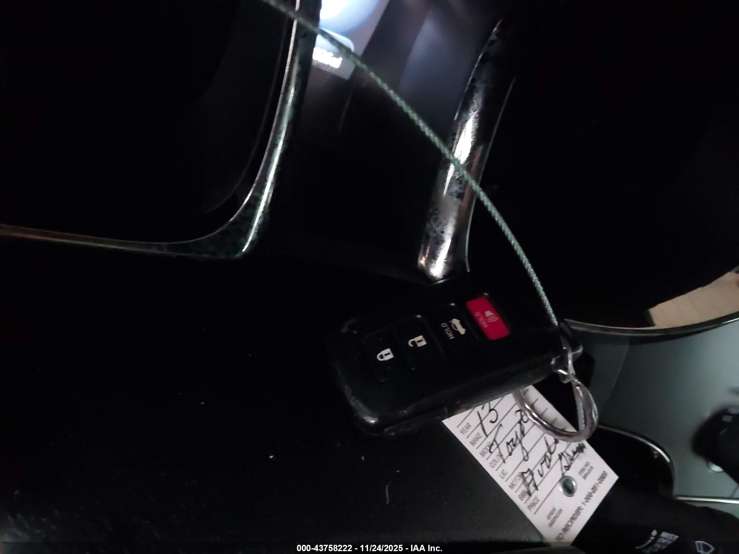 TOYOTA AVALON image 11