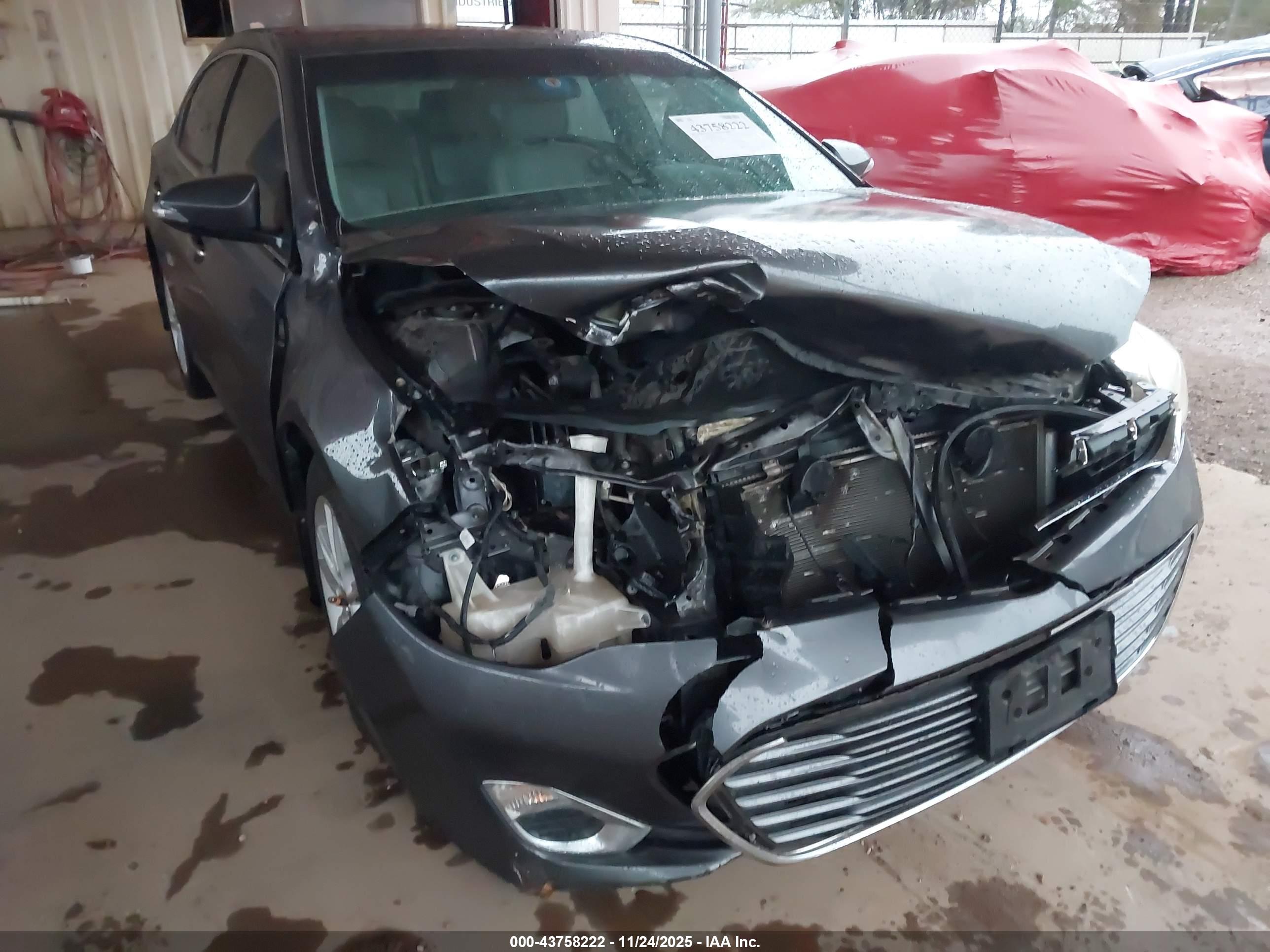 TOYOTA AVALON image 6
