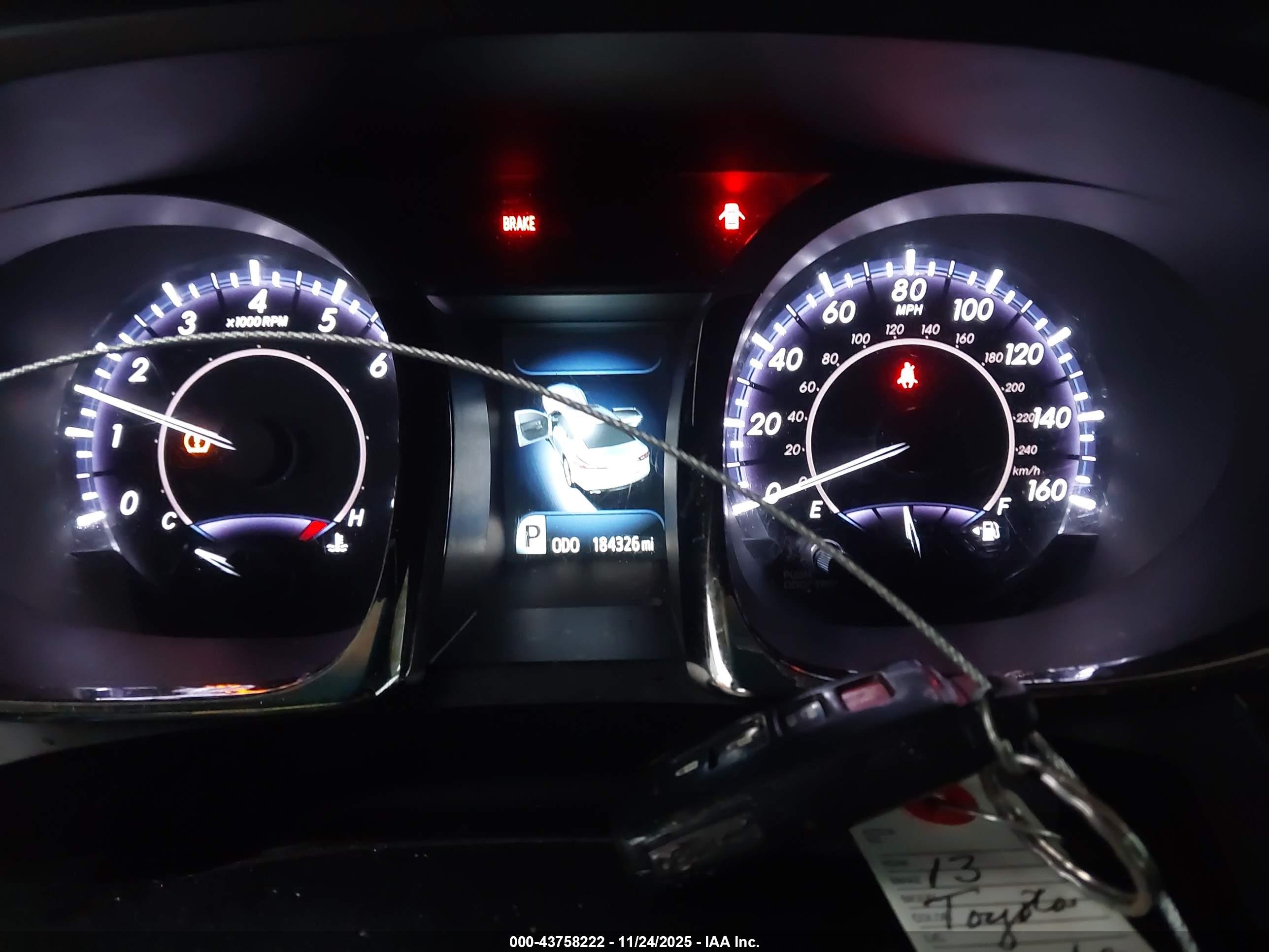 TOYOTA AVALON image 7