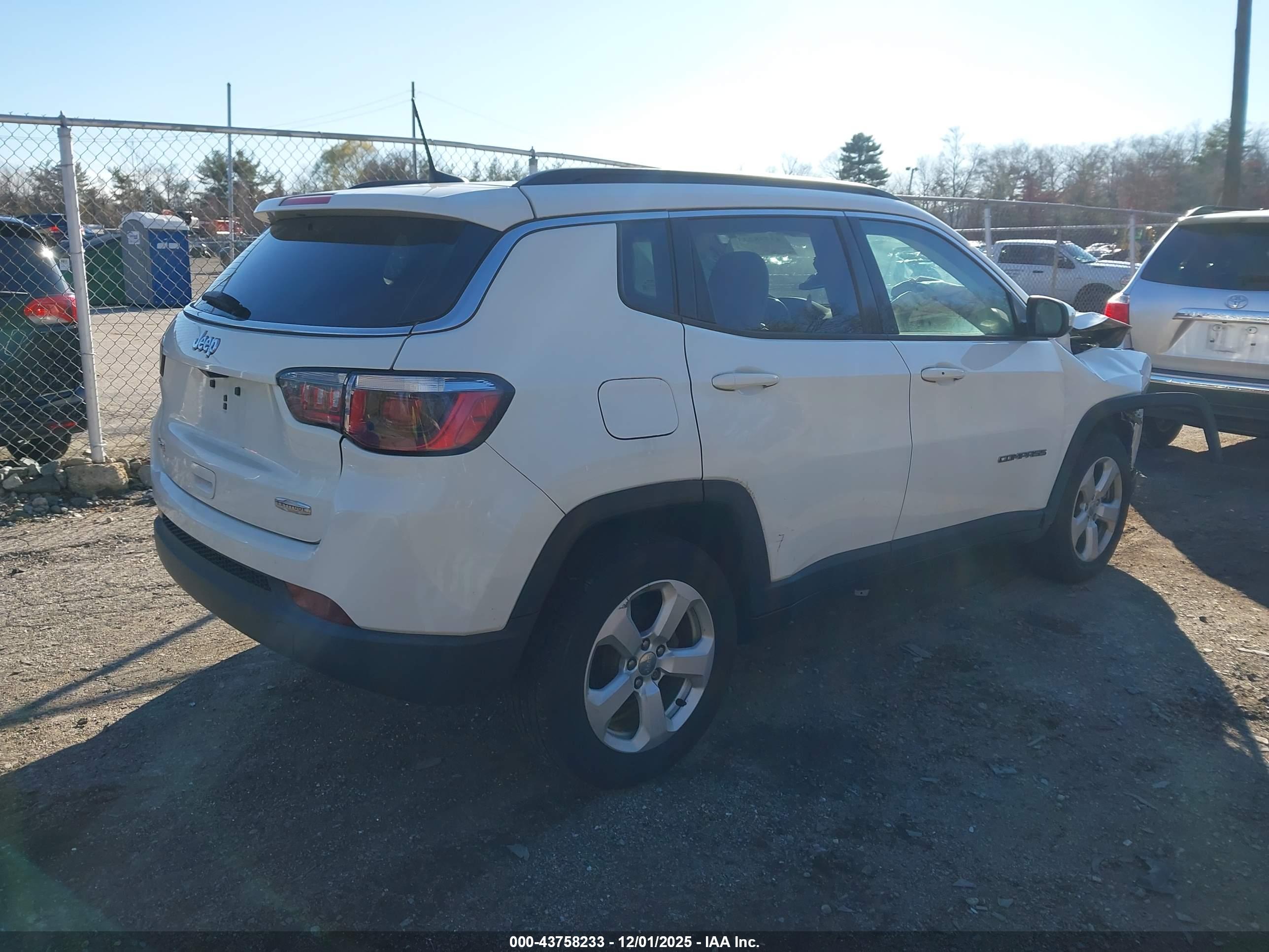 JEEP COMPASS image 4
