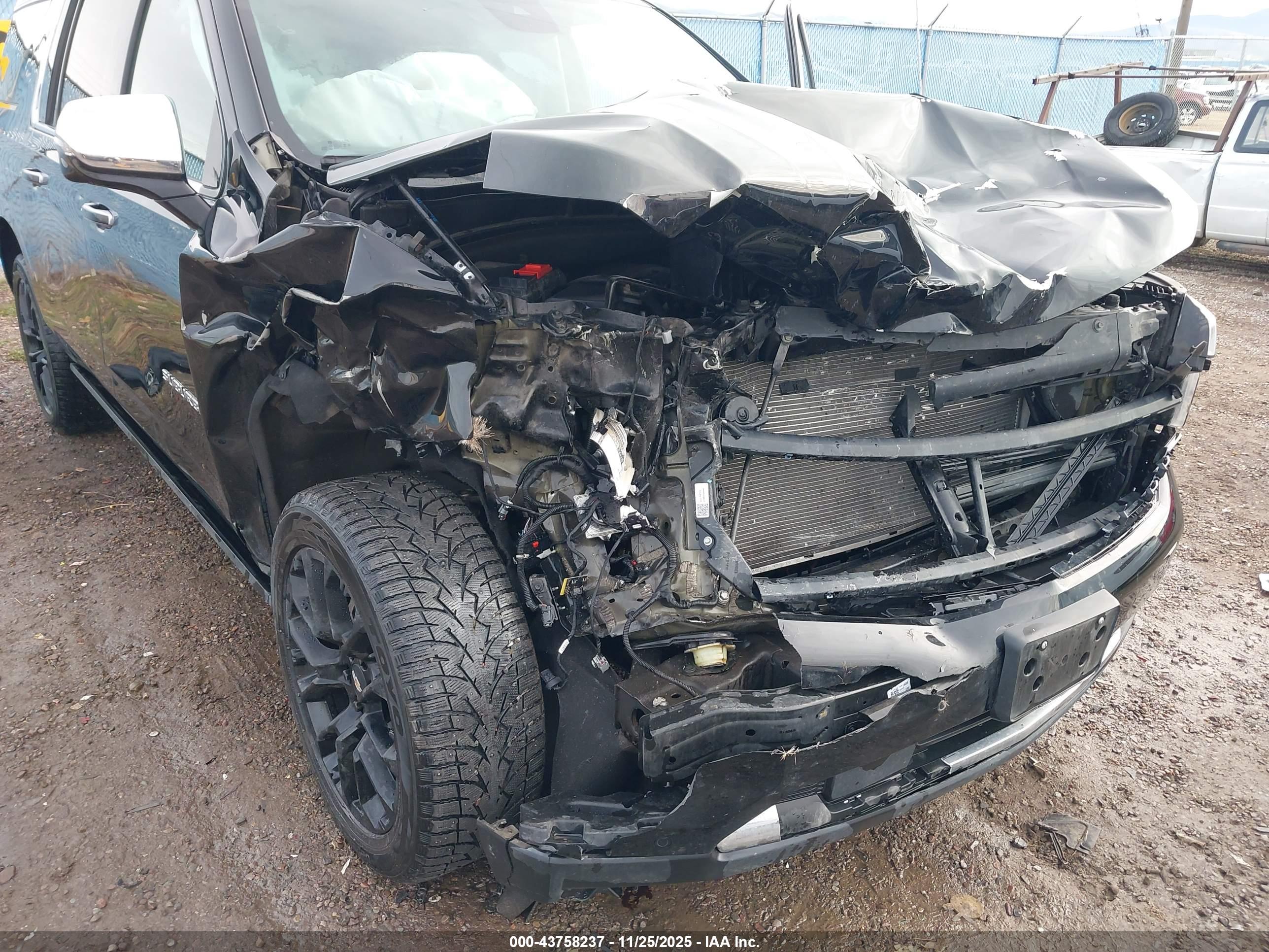 CHEVROLET SUBURBAN image 6