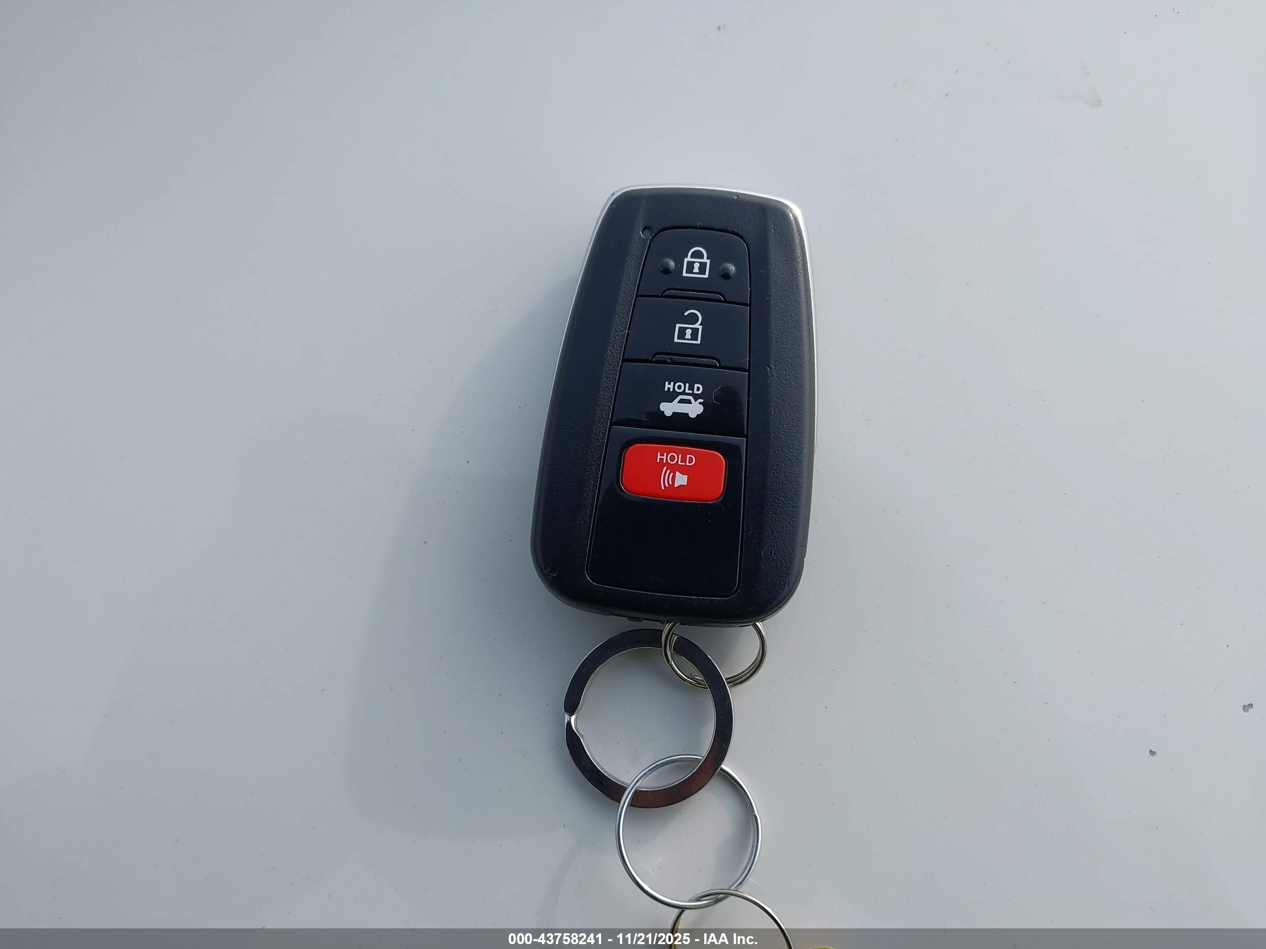 TOYOTA CAMRY image 11
