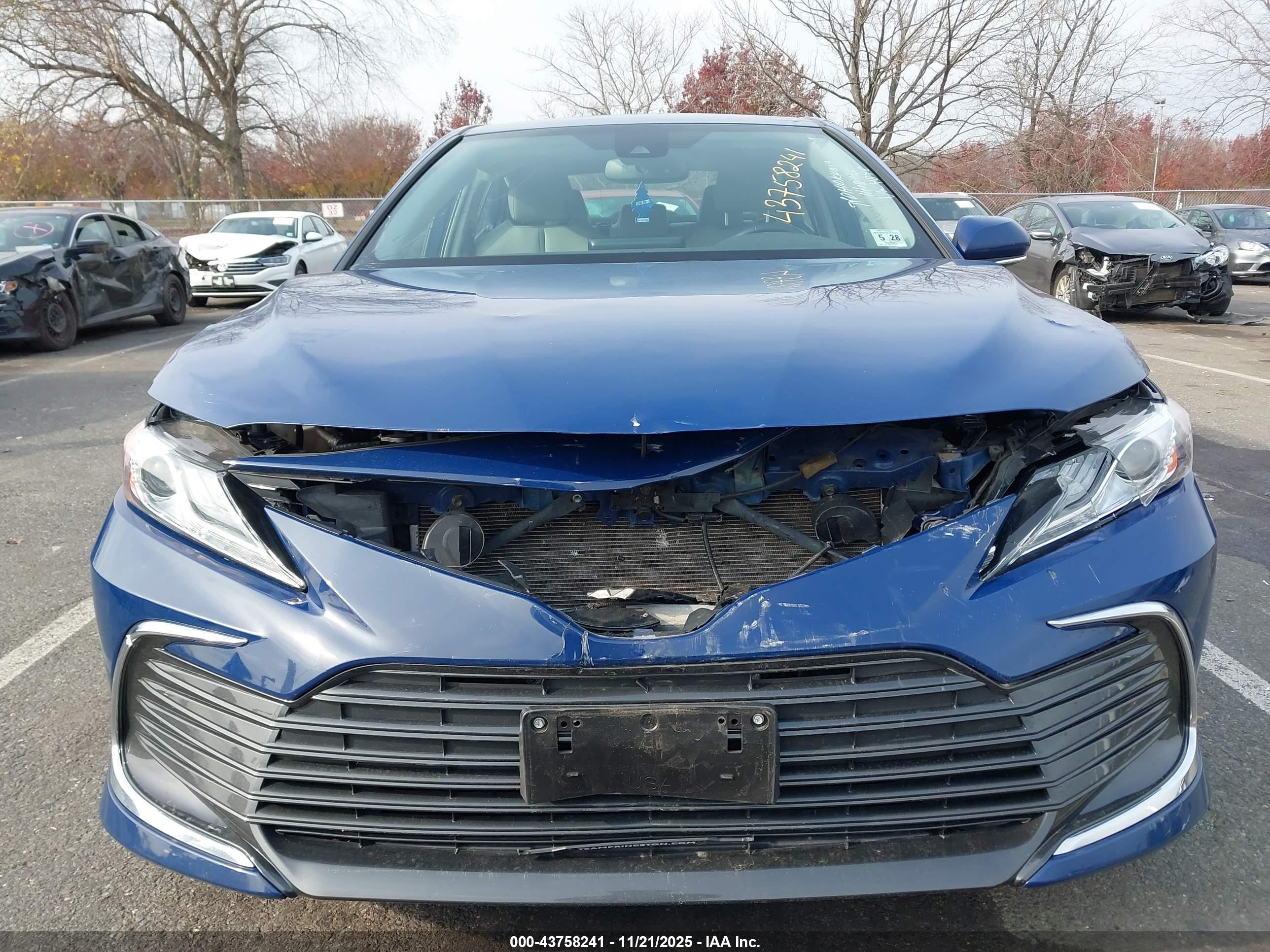 TOYOTA CAMRY image 6