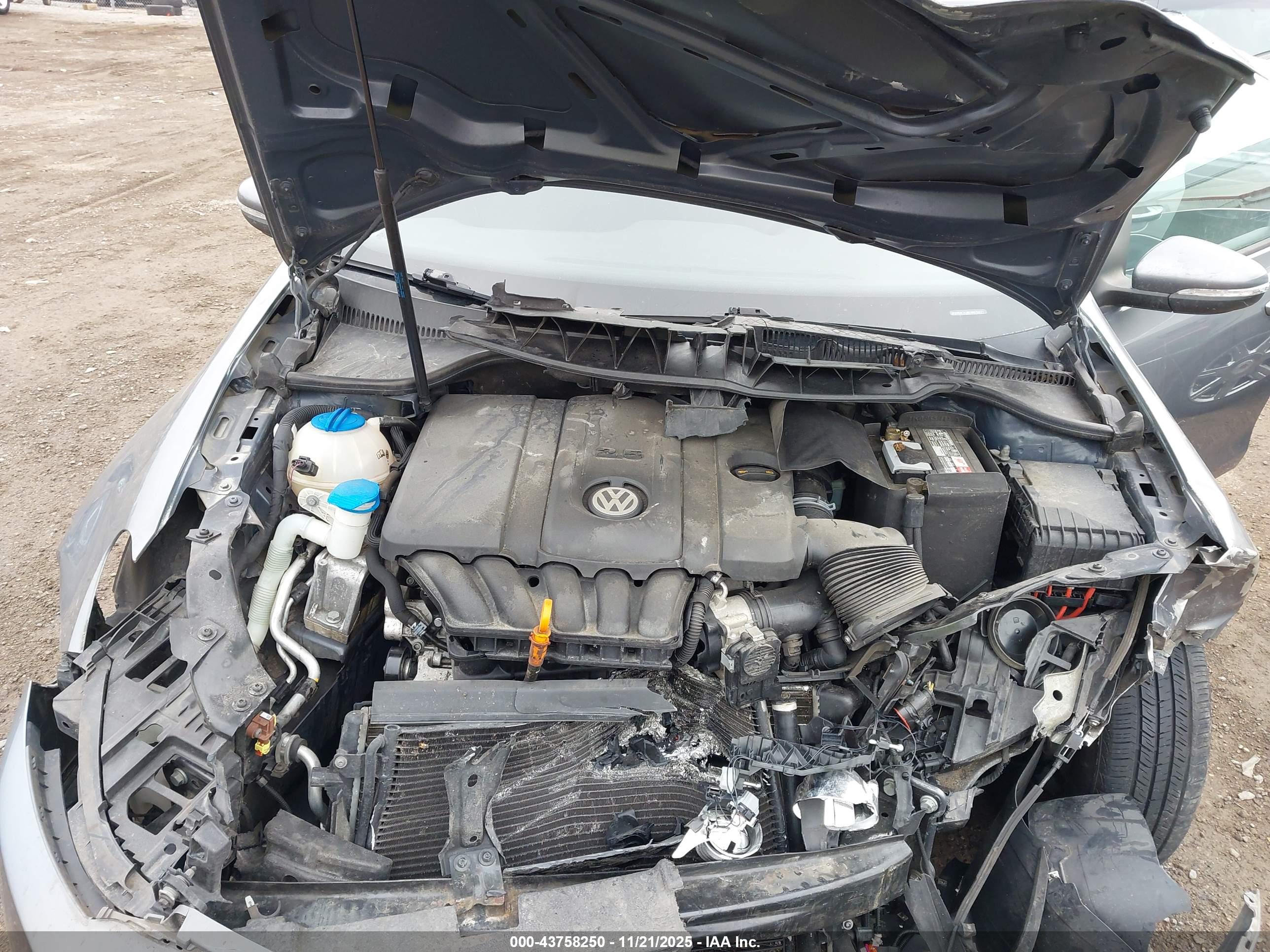 VOLKSWAGEN GOLF image 10