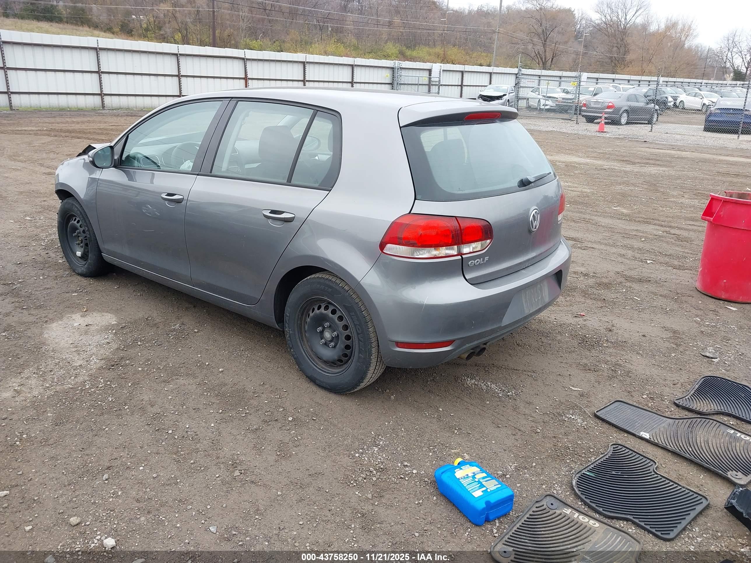 VOLKSWAGEN GOLF image 3