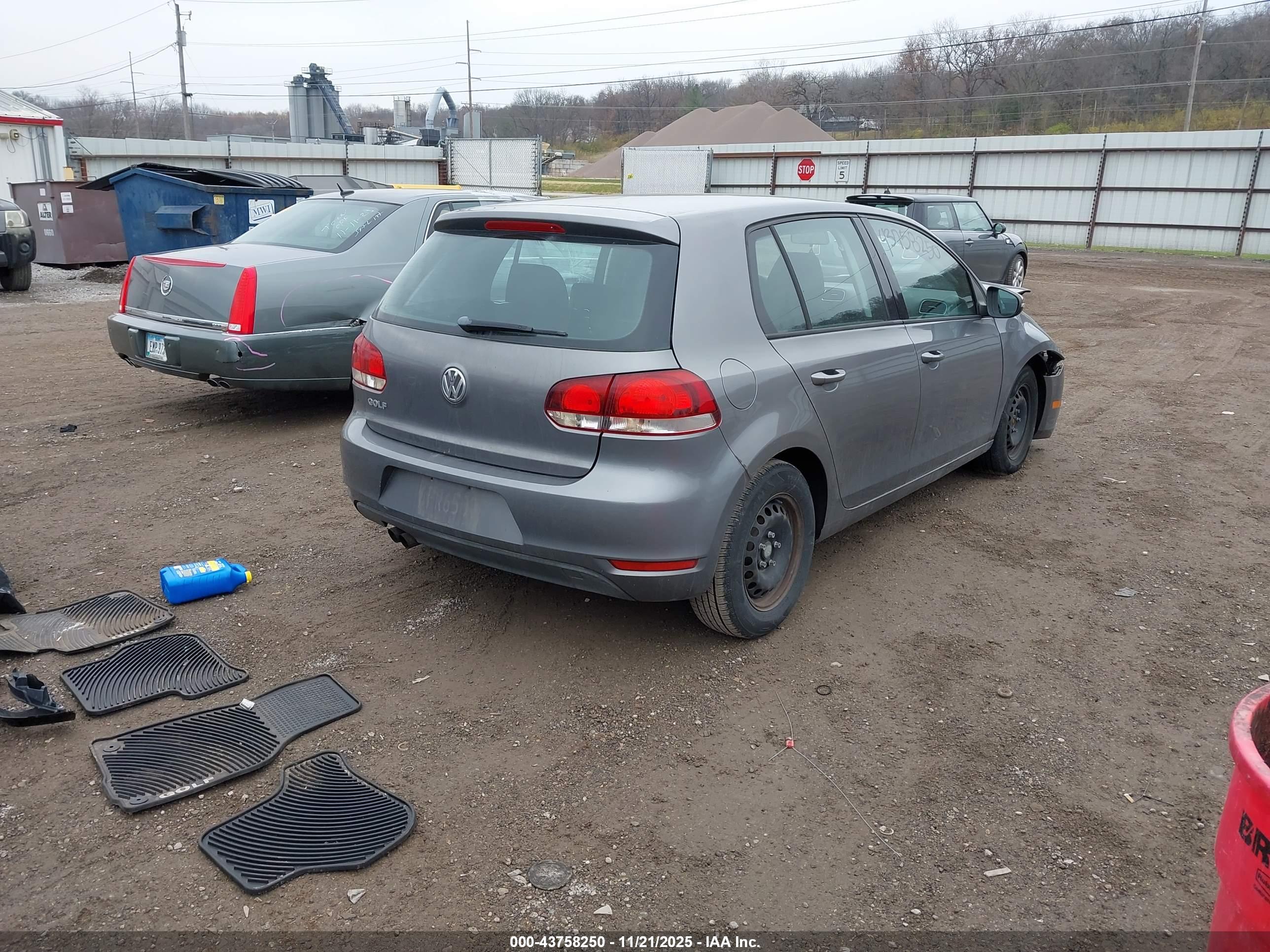 VOLKSWAGEN GOLF image 4