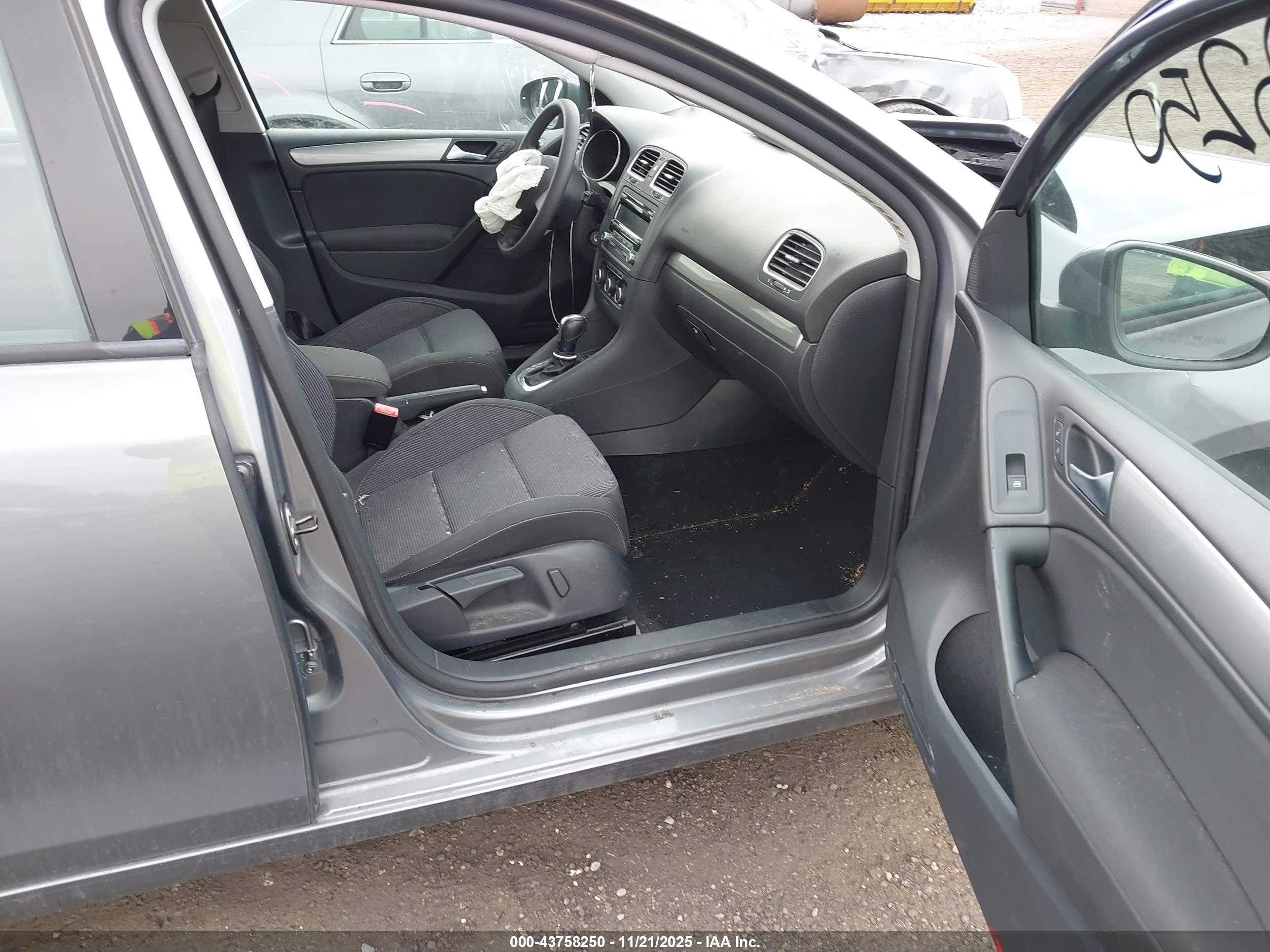 VOLKSWAGEN GOLF image 5