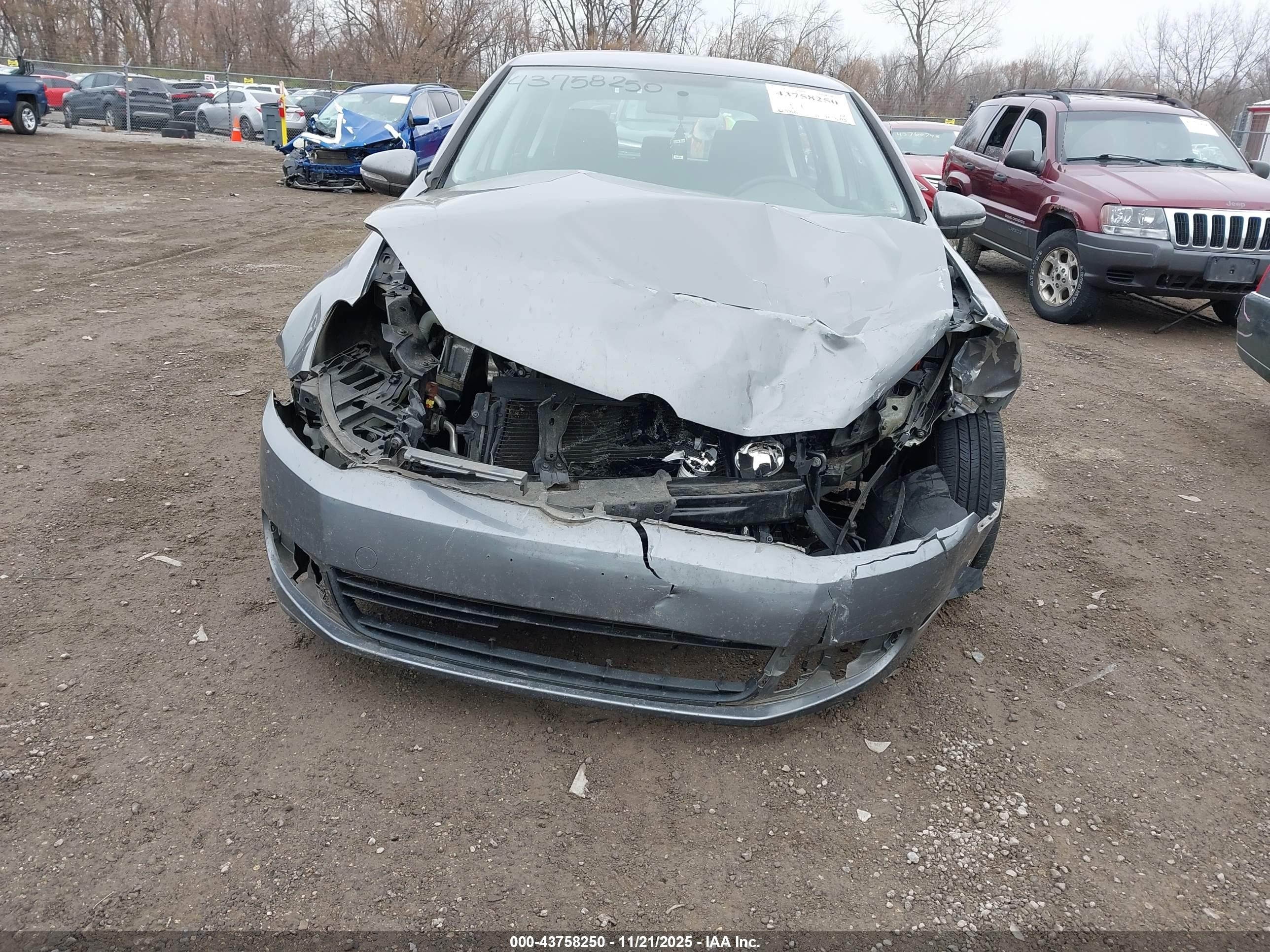 VOLKSWAGEN GOLF image 6