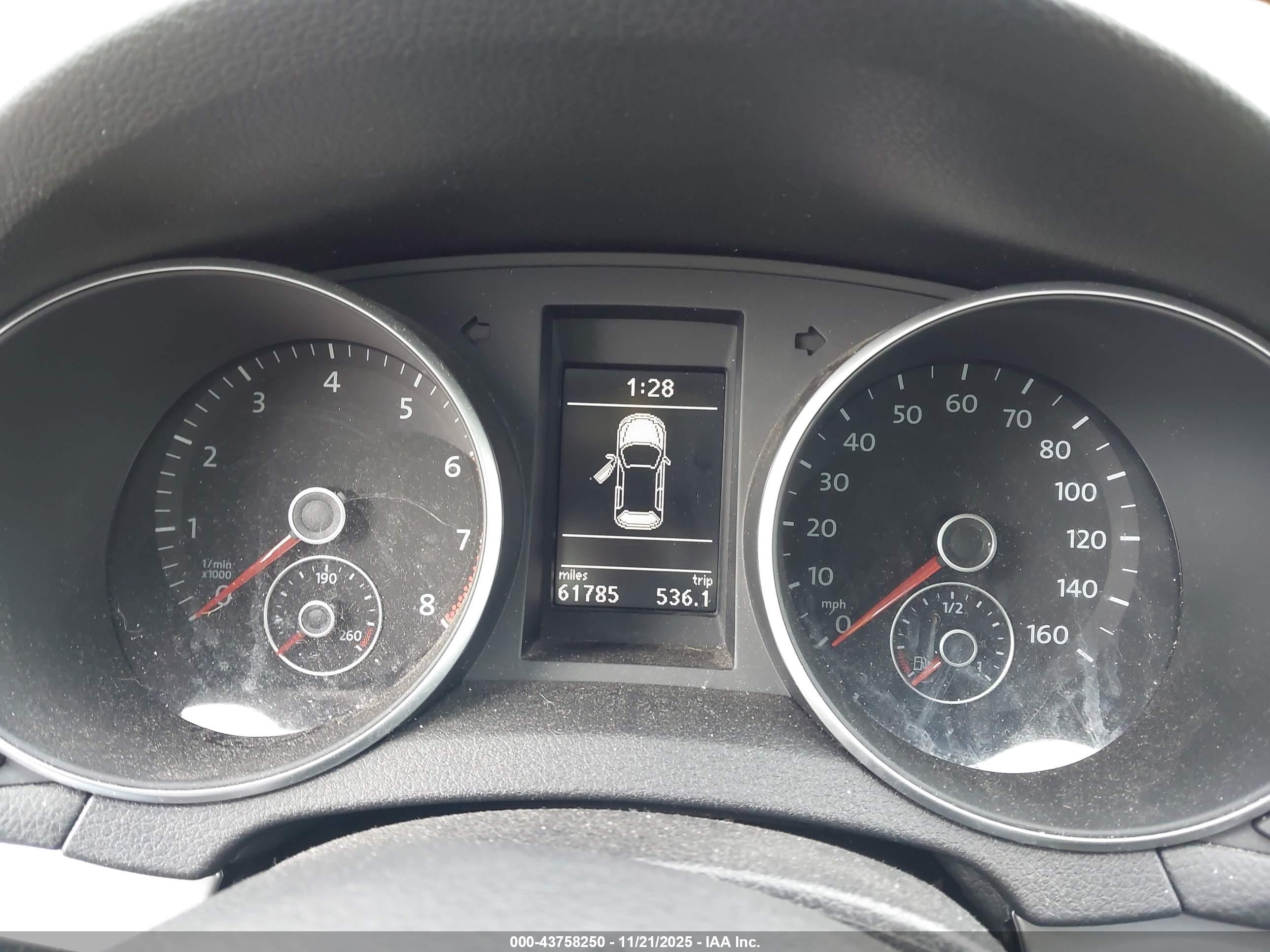 VOLKSWAGEN GOLF image 7