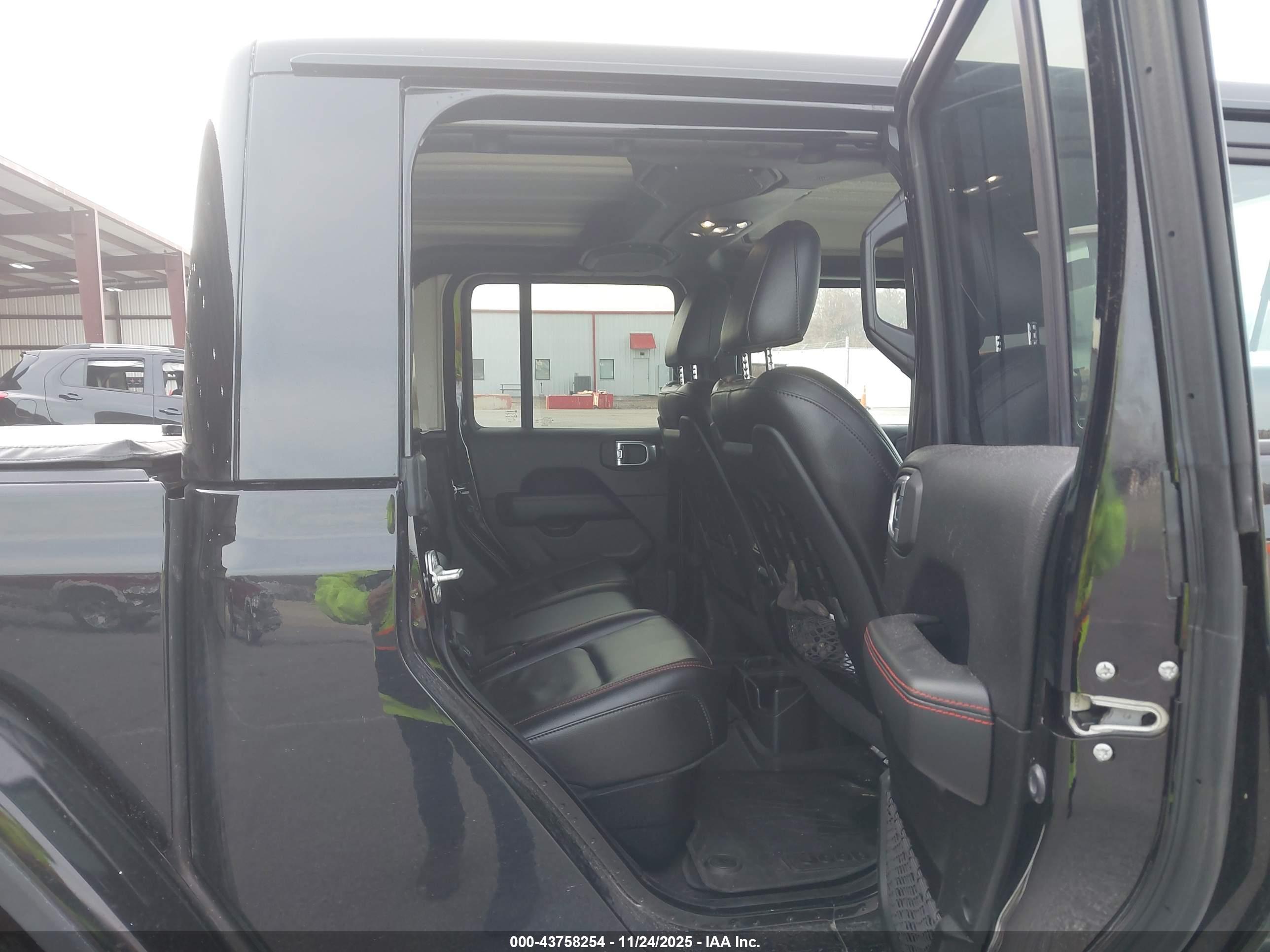 JEEP GLADIATOR image 8
