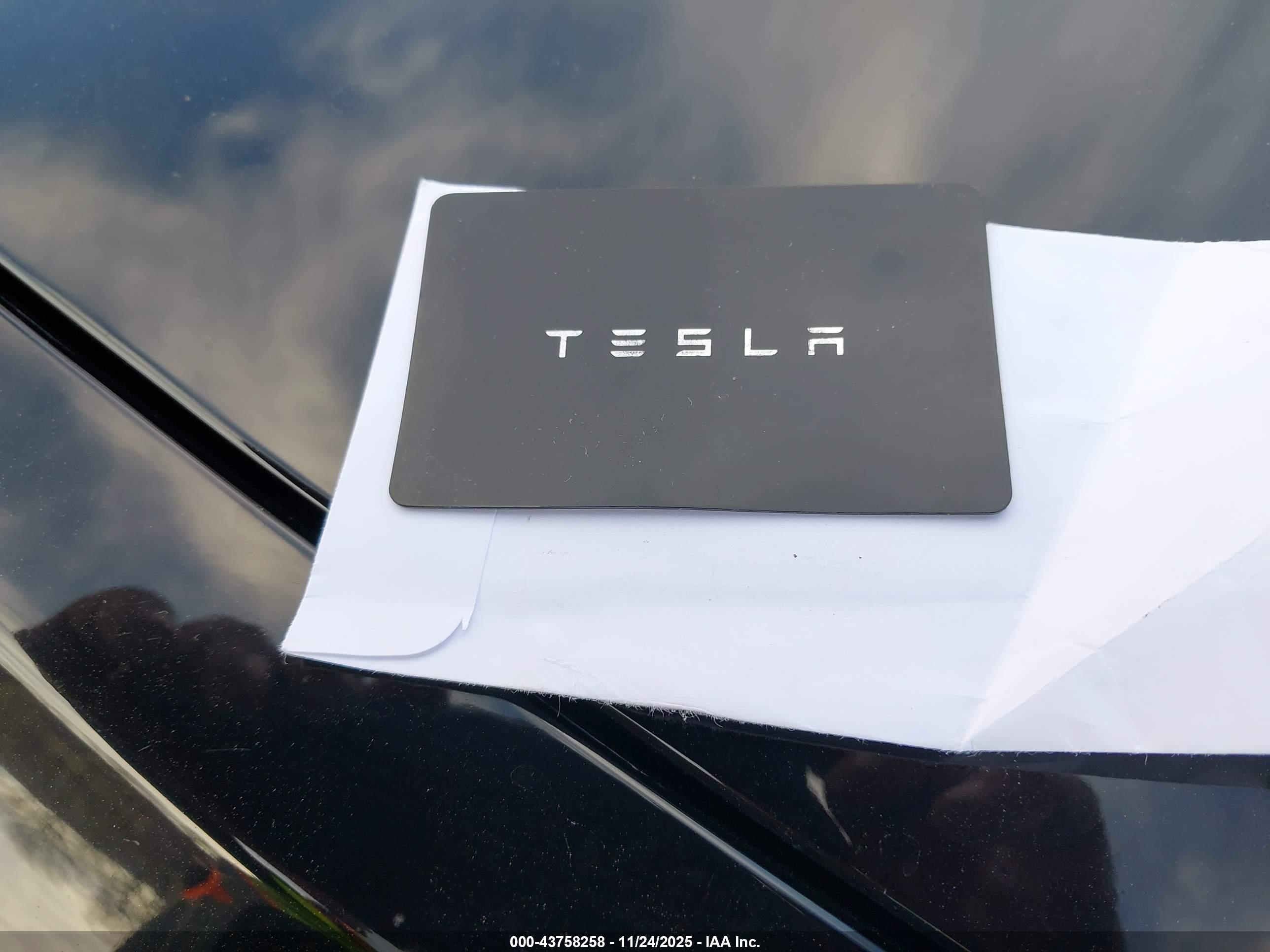 TESLA MODEL image 11