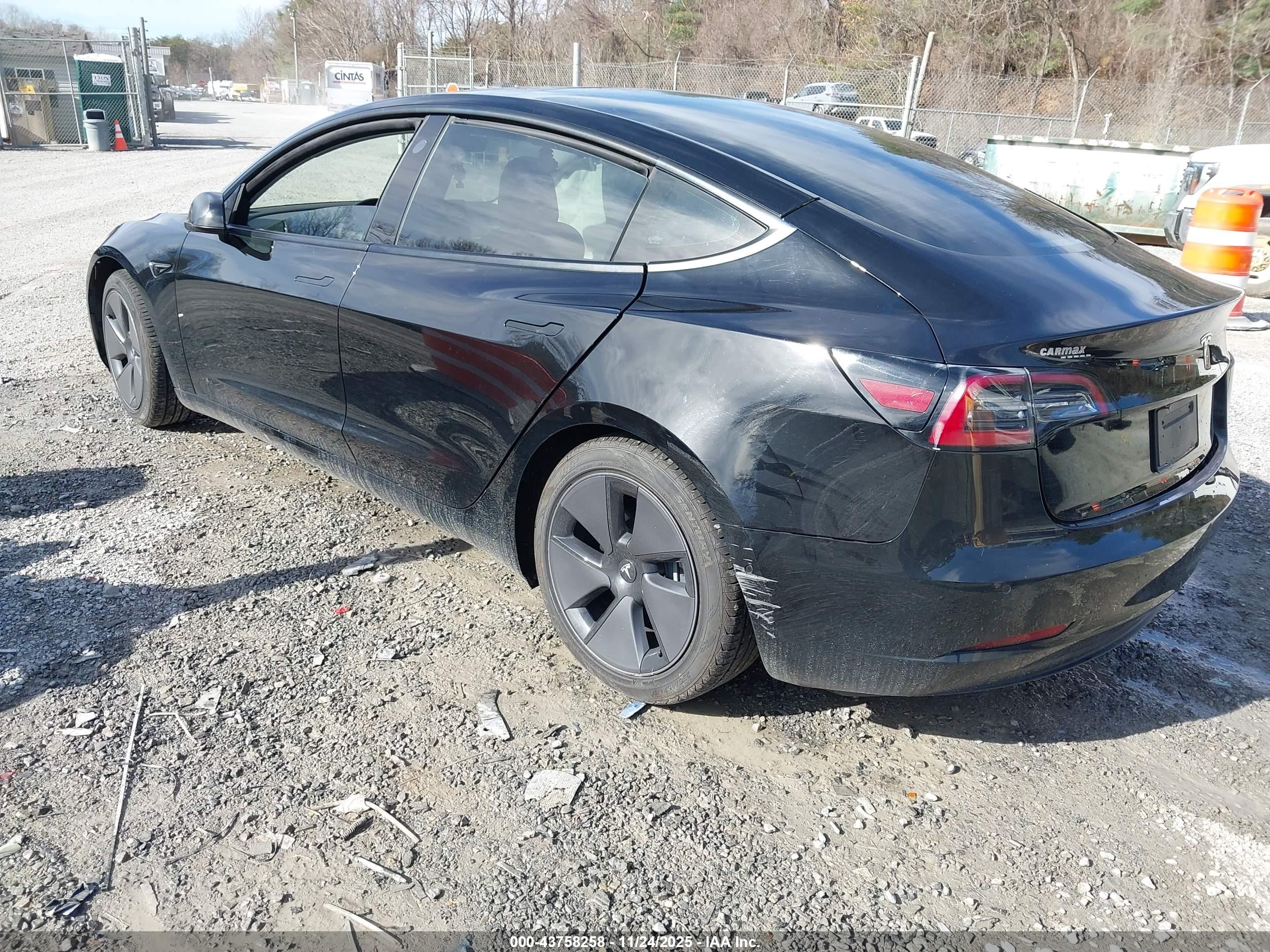 TESLA MODEL image 3