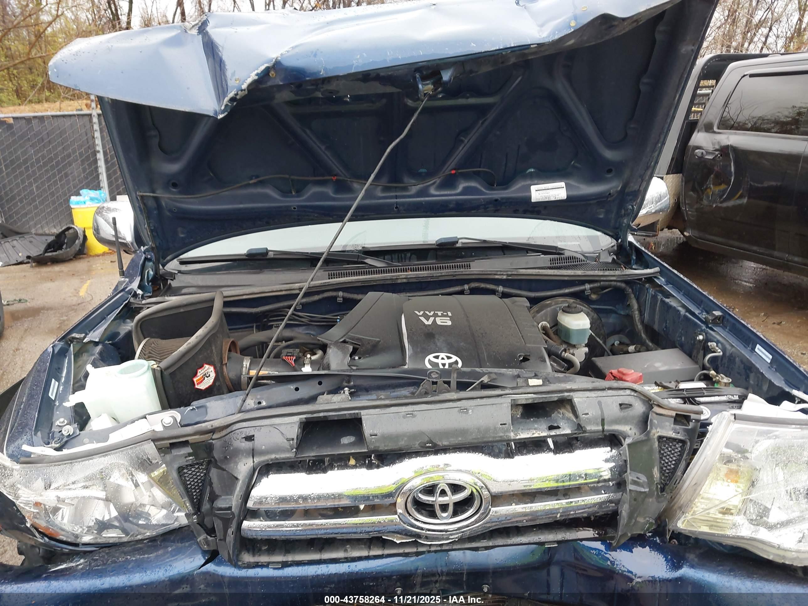 TOYOTA TACOMA image 10