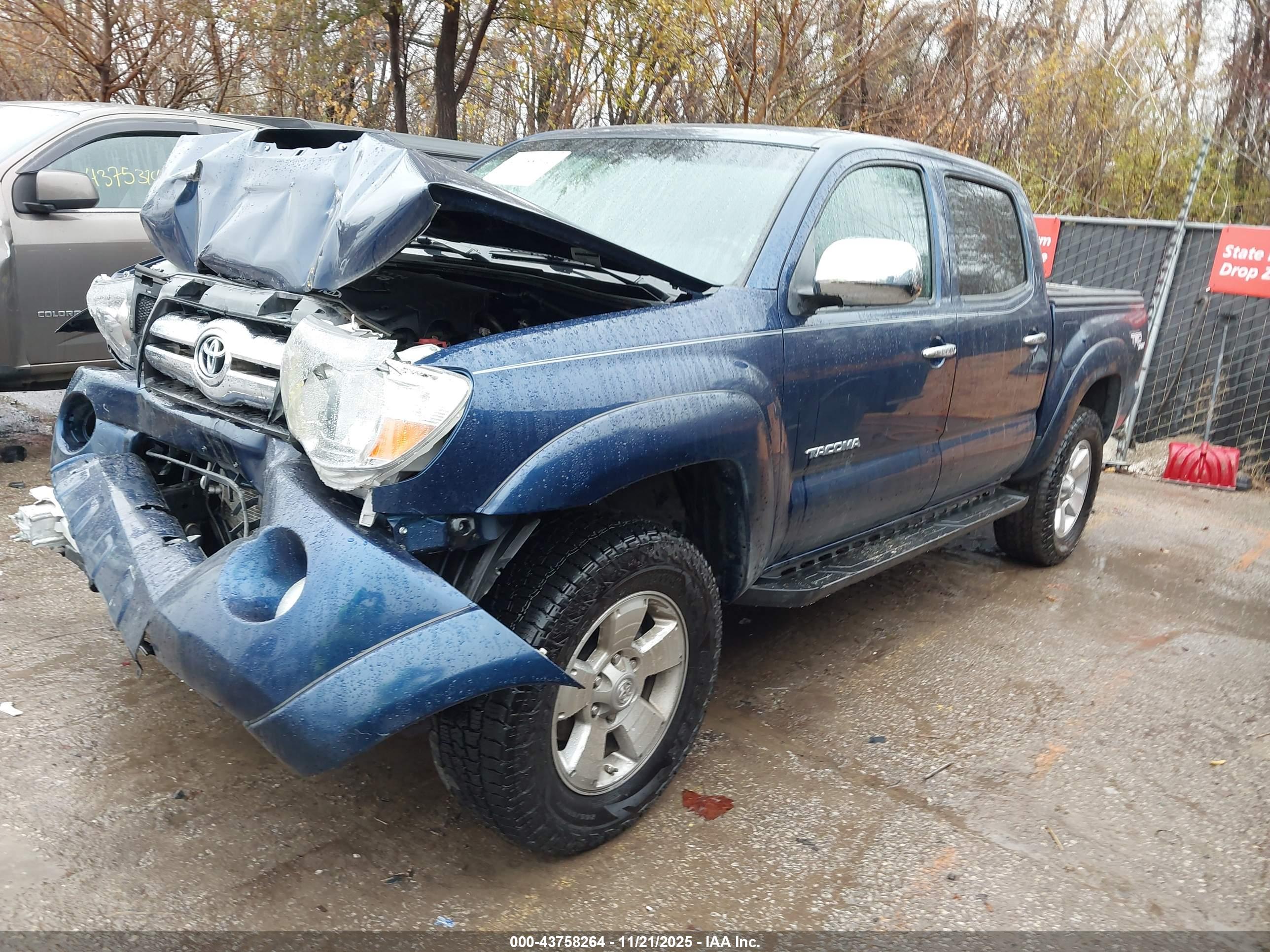 TOYOTA TACOMA image 2