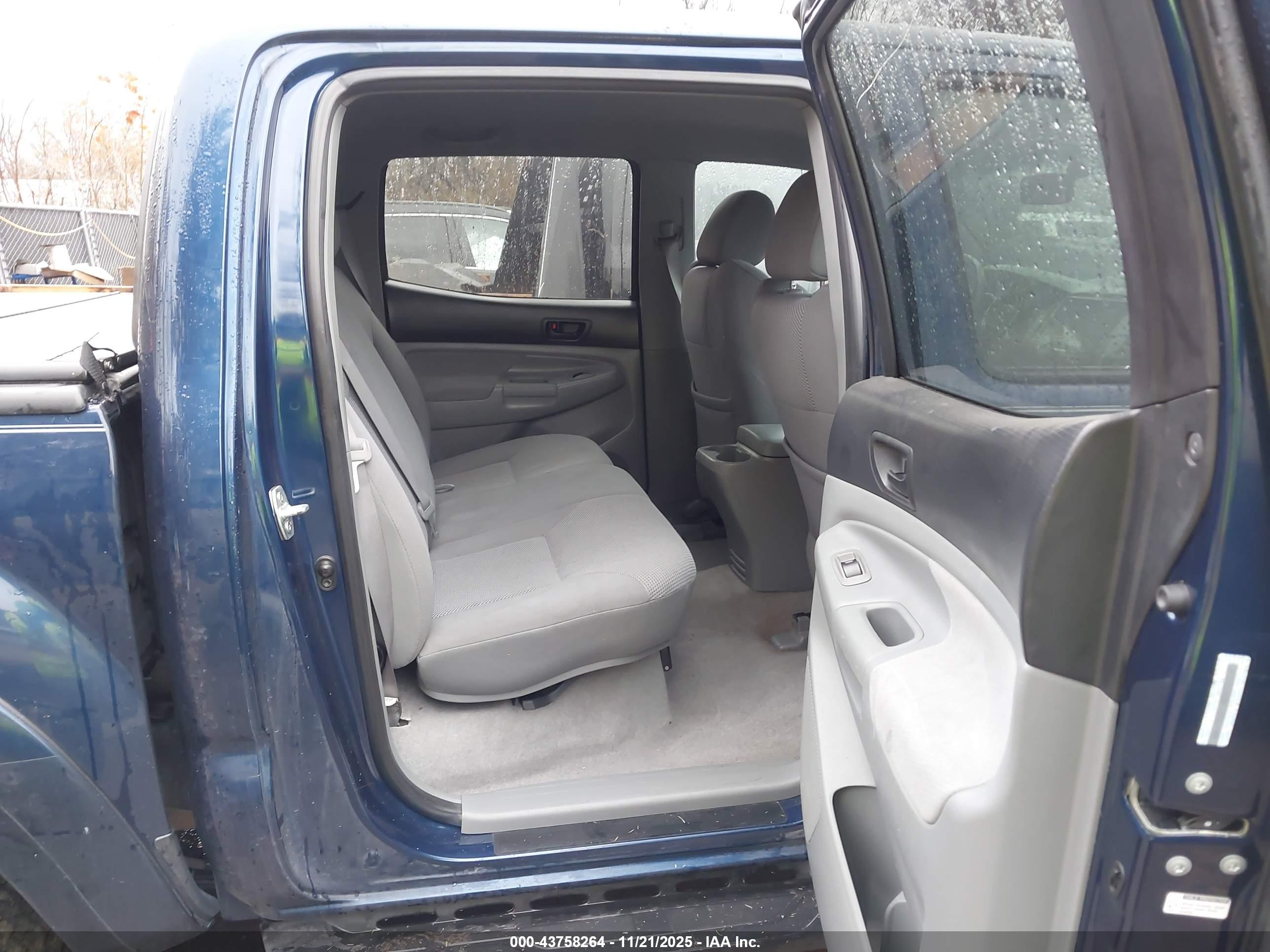 TOYOTA TACOMA image 8