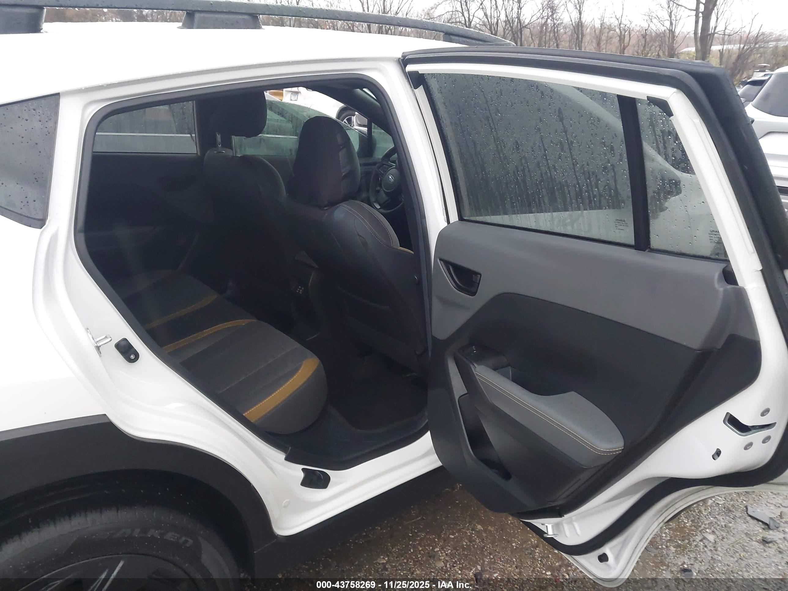 SUBARU CROSSTREK image 8