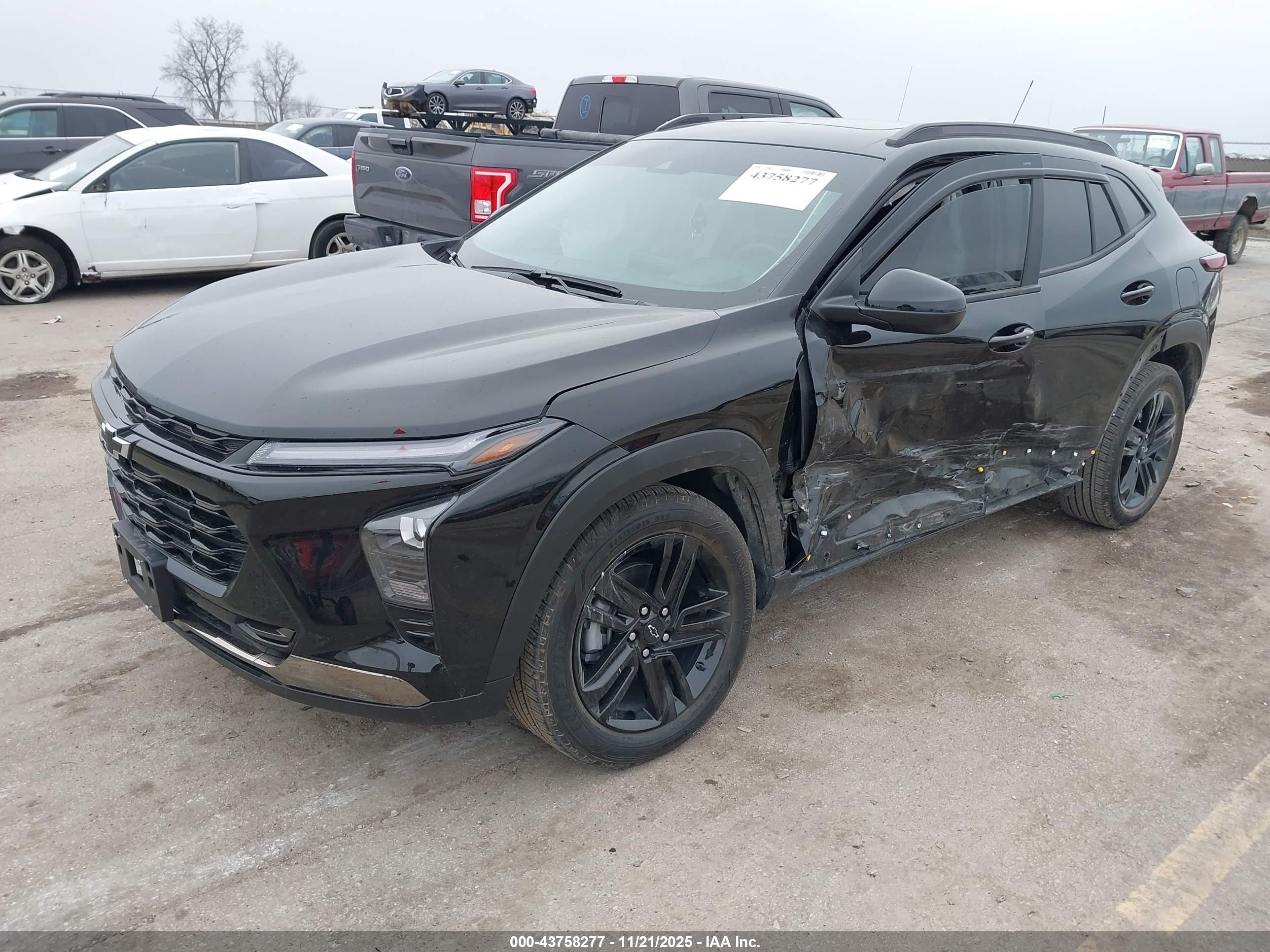 CHEVROLET TRAX image 2