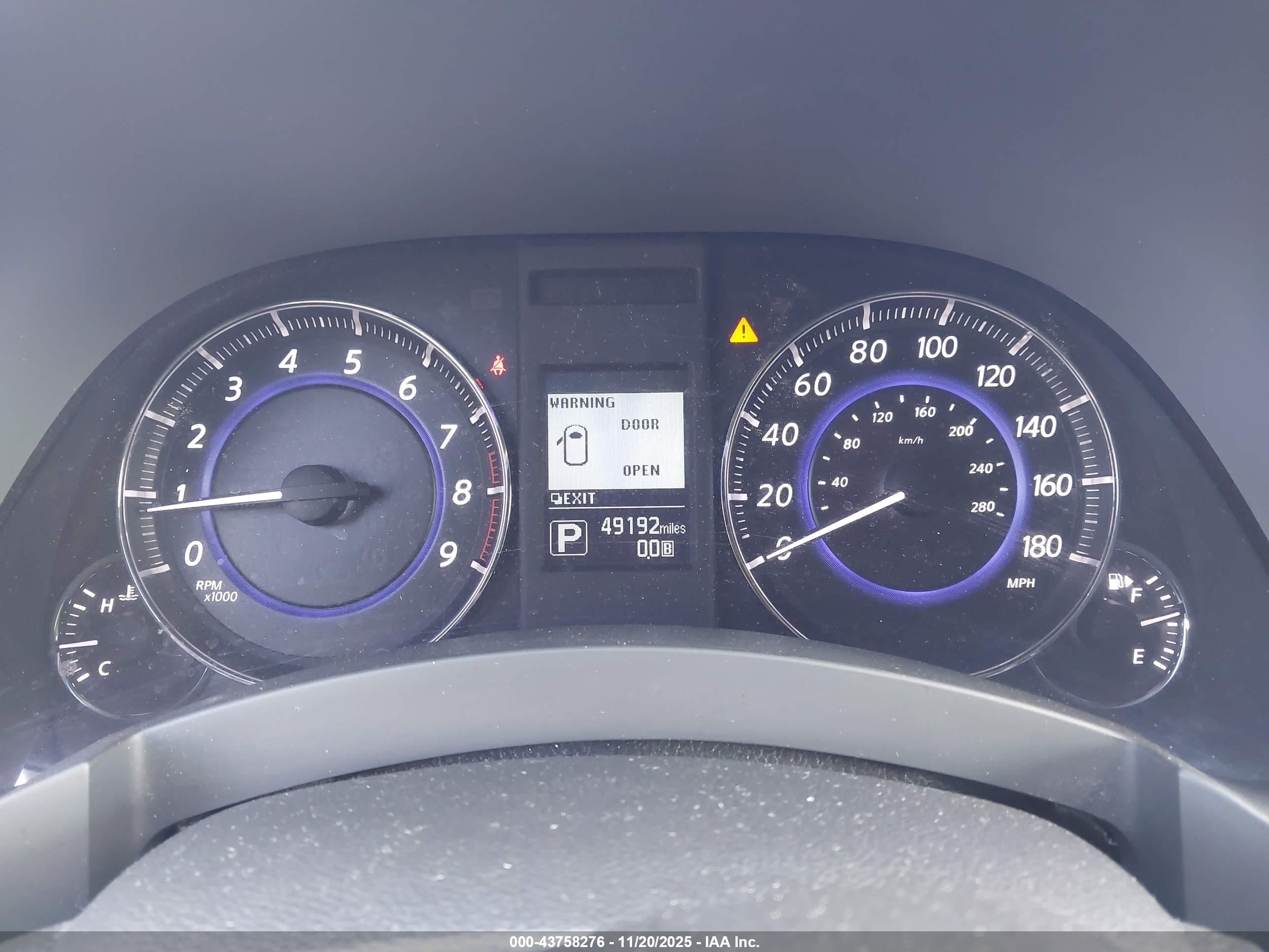 INFINITI QX70 image 7