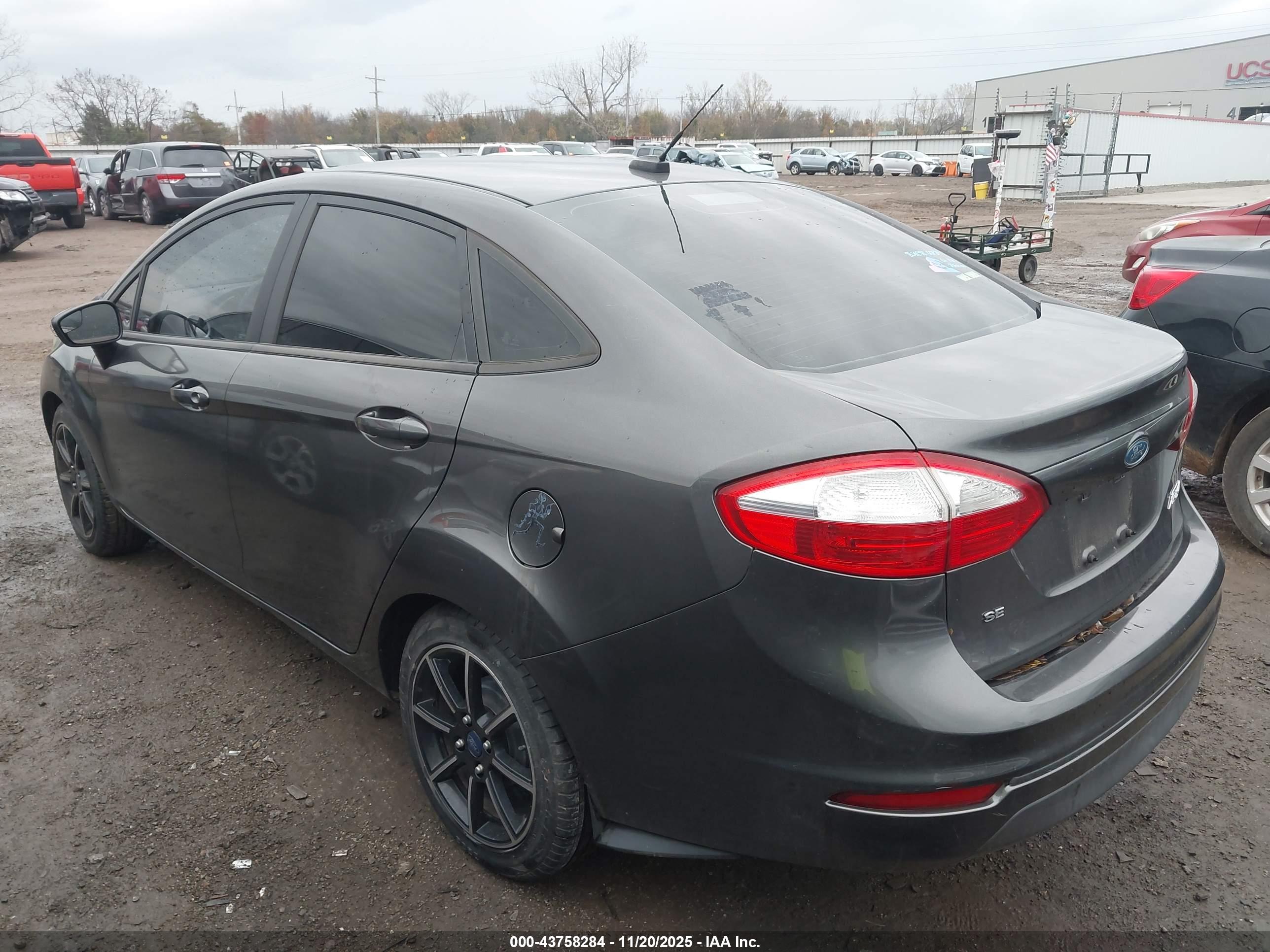 FORD FIESTA image 3